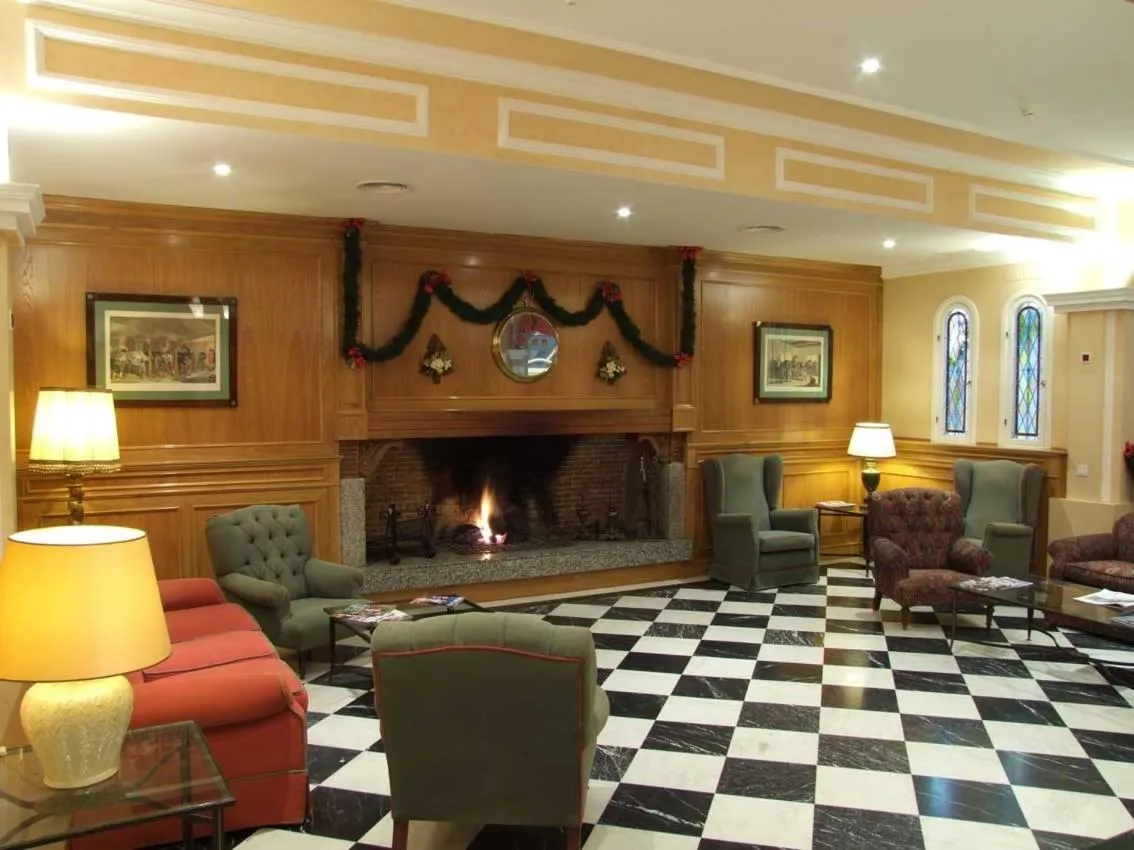 Communal lounge/ TV room in Hotel Cristina