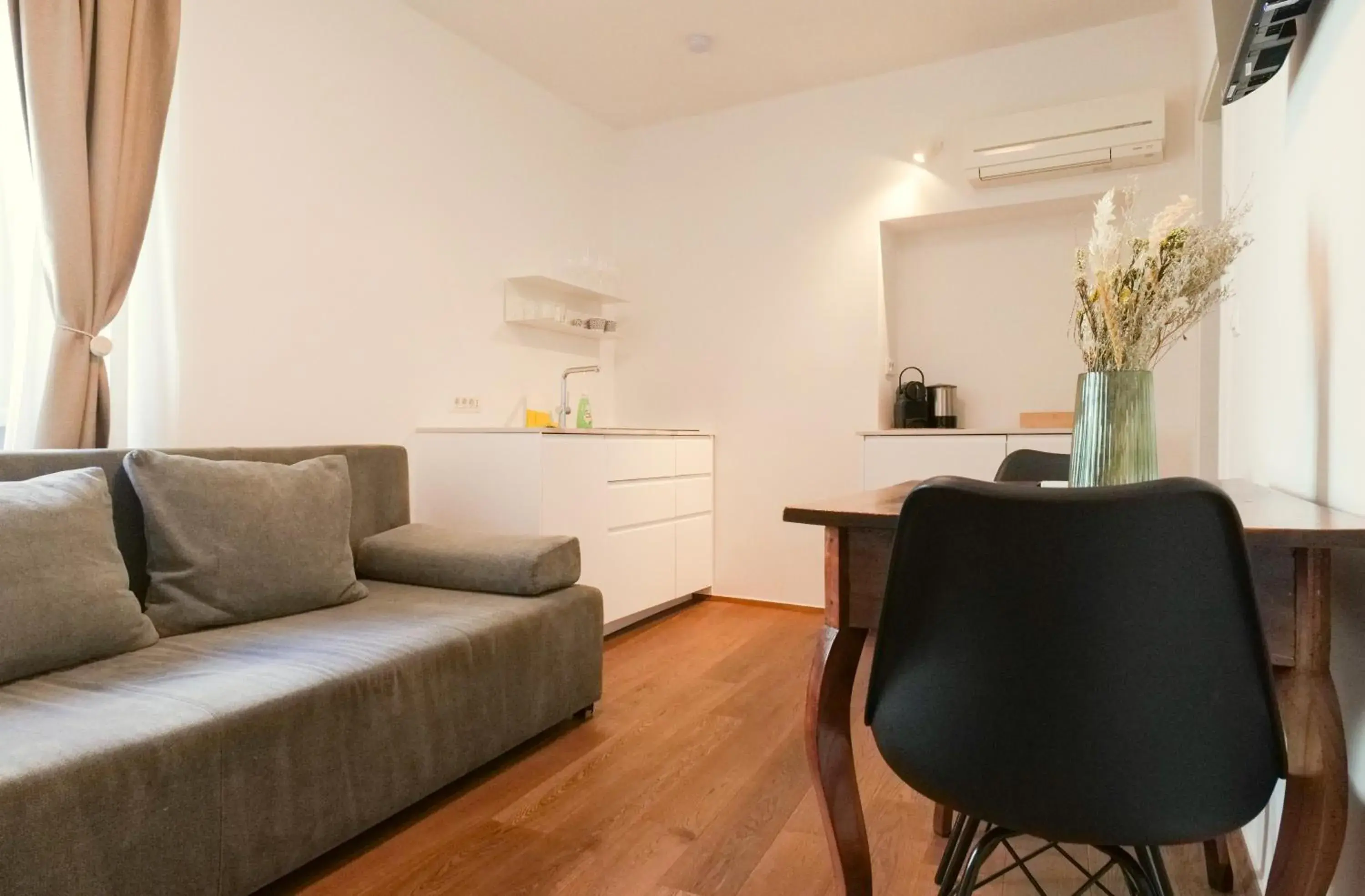 One-Bedroom Apartment in Central Riverside Apartments Meščanka One-Bedroom Apartment in Central Riverside Apartments Meščanka