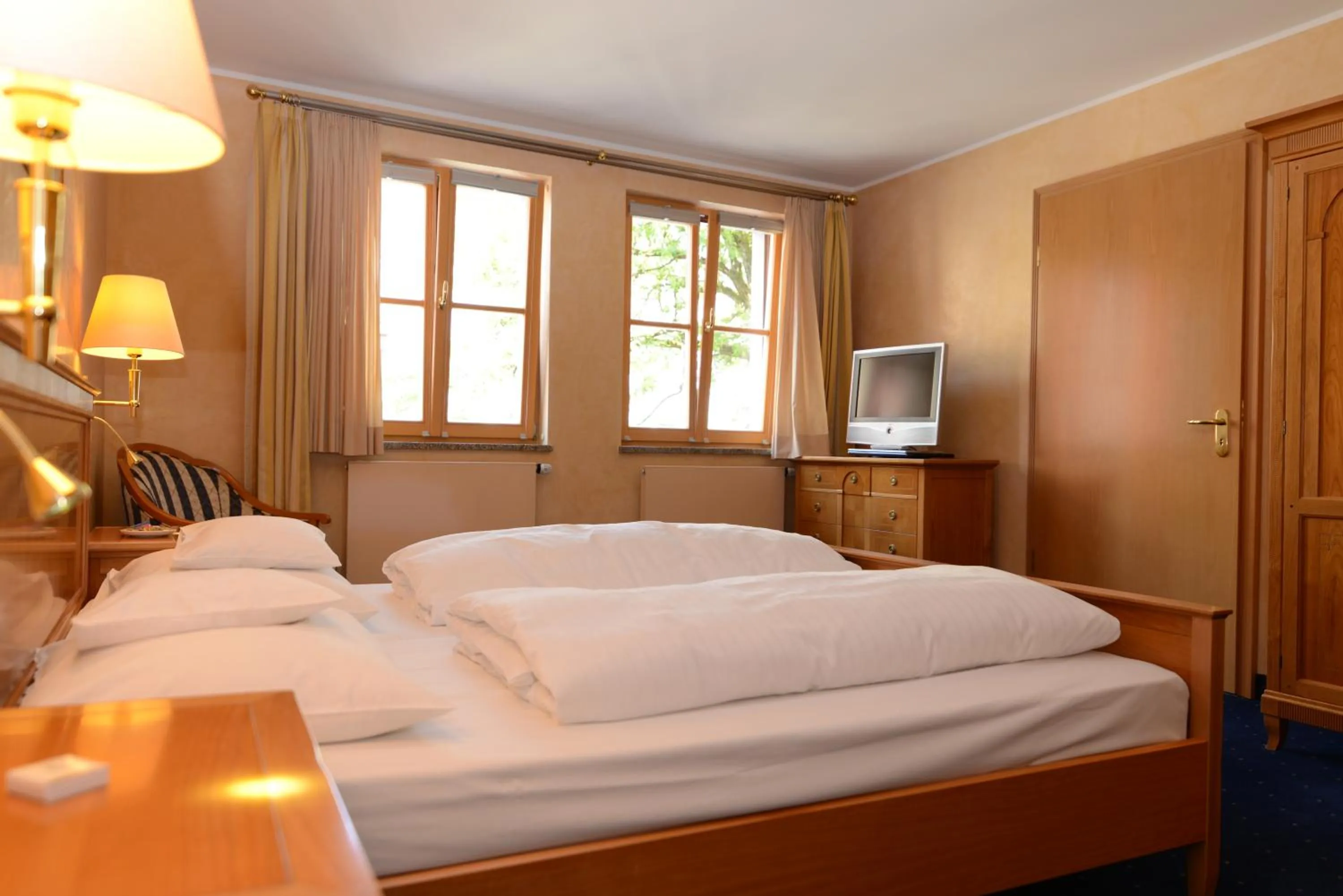 Bedroom, Bed in Altstadthotel Bräuwirt