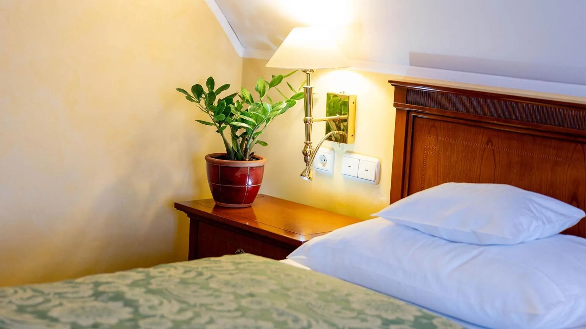 Photo of the whole room, Bed in Altstadthotel Bräuwirt