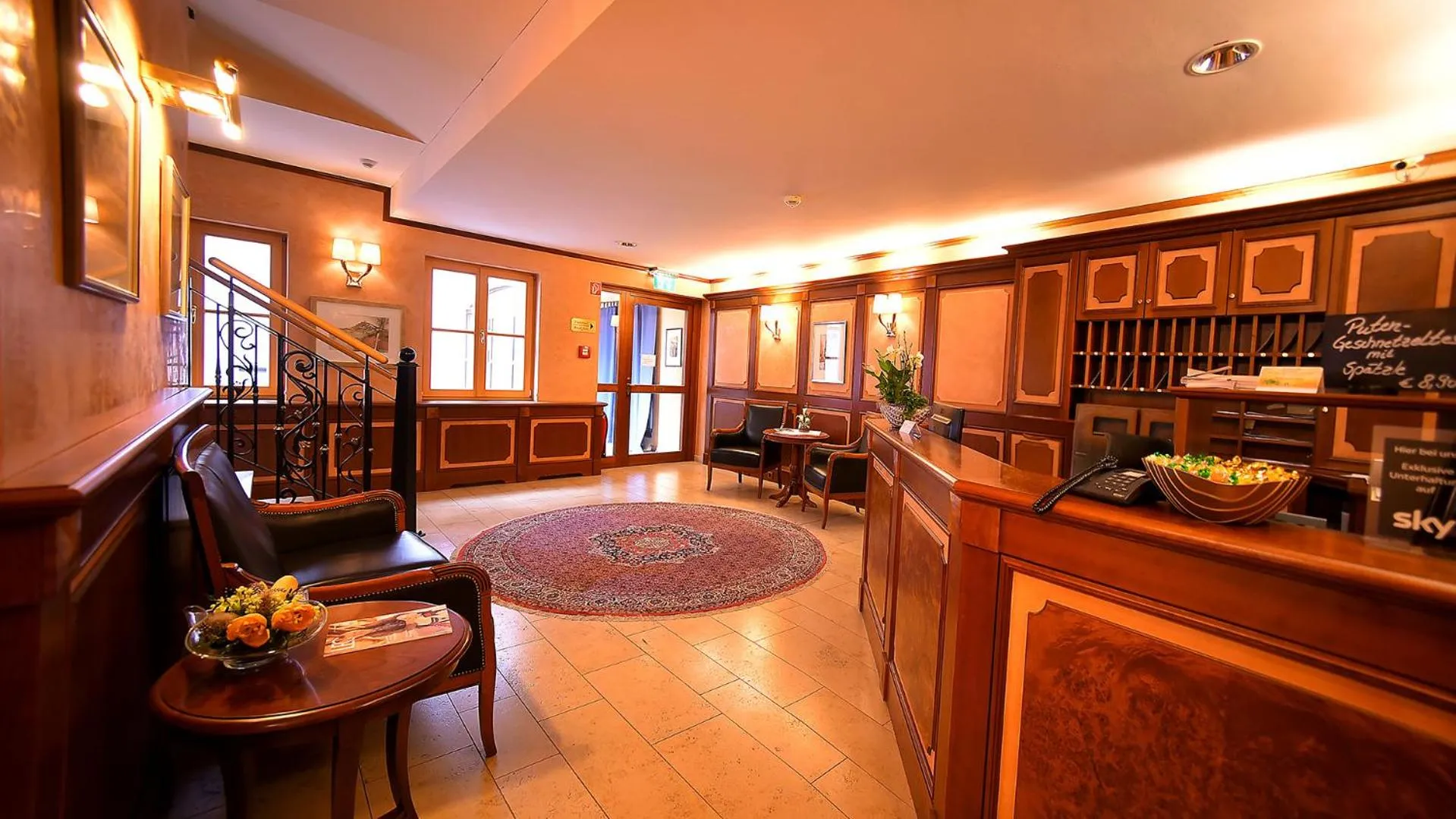 Lobby or reception in Altstadthotel Bräuwirt
