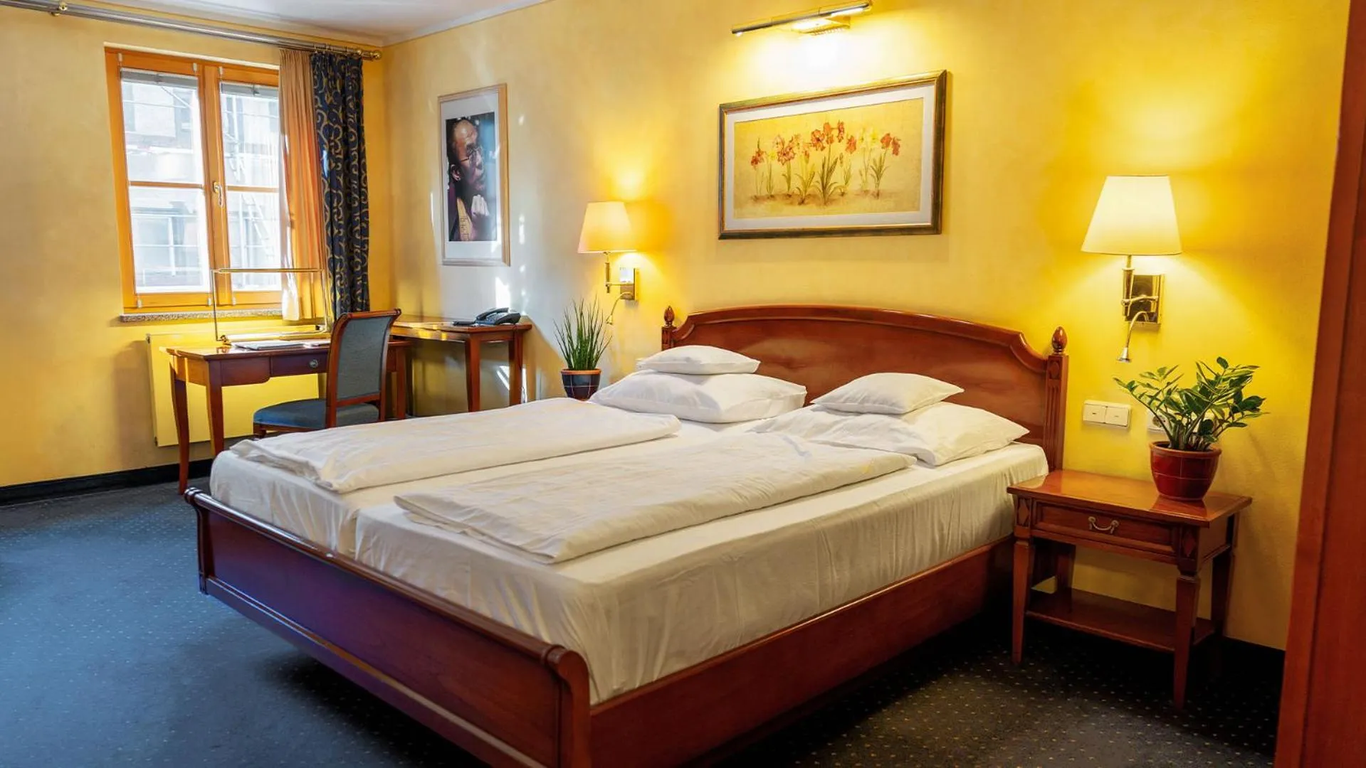 Photo of the whole room, Bed in Altstadthotel Bräuwirt
