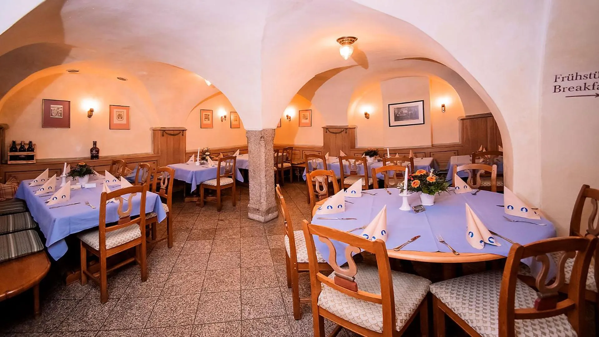 Restaurant/places to eat in Altstadthotel Bräuwirt