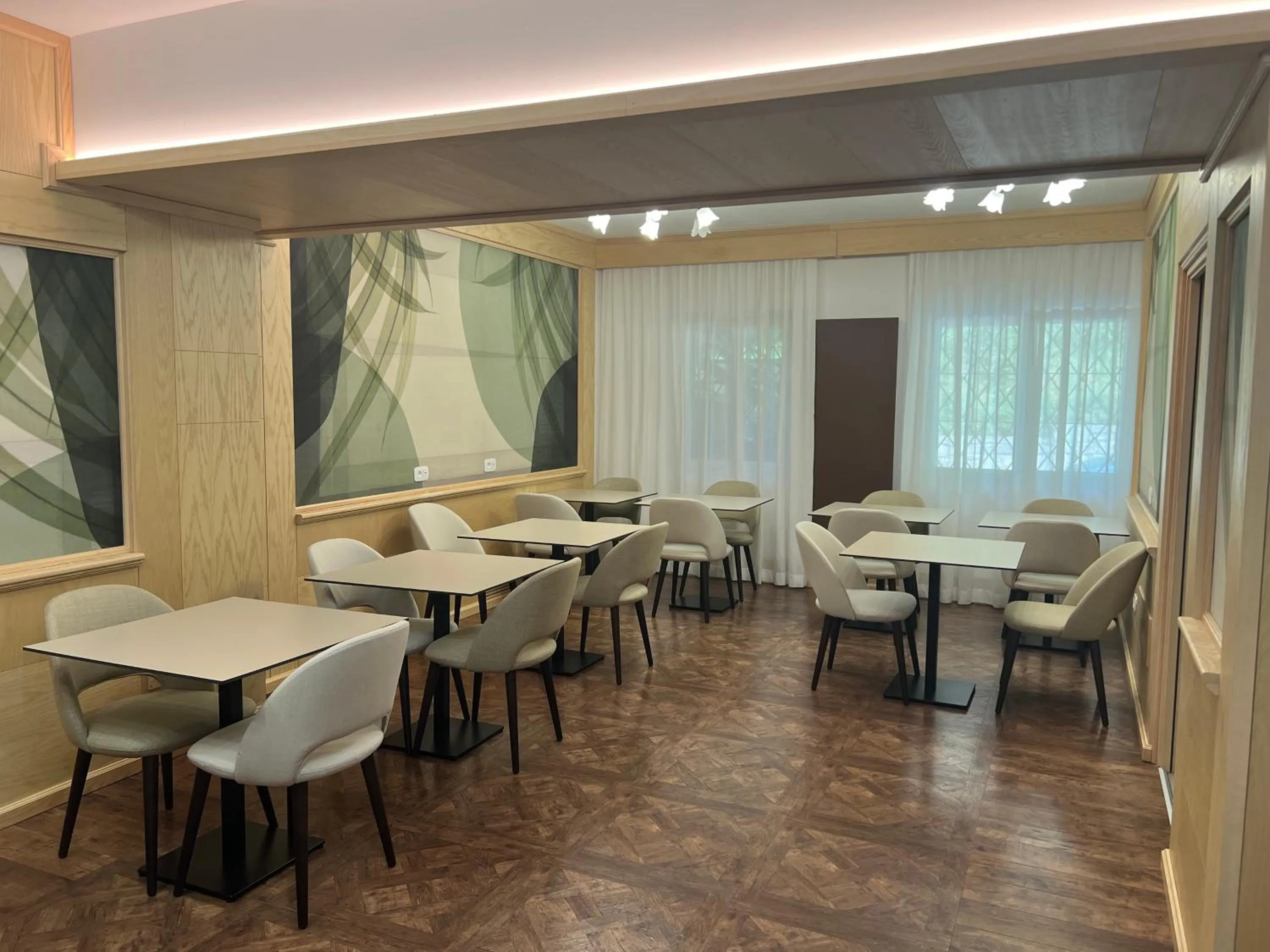 Restaurant/places to eat in Park Hotel Bellevue