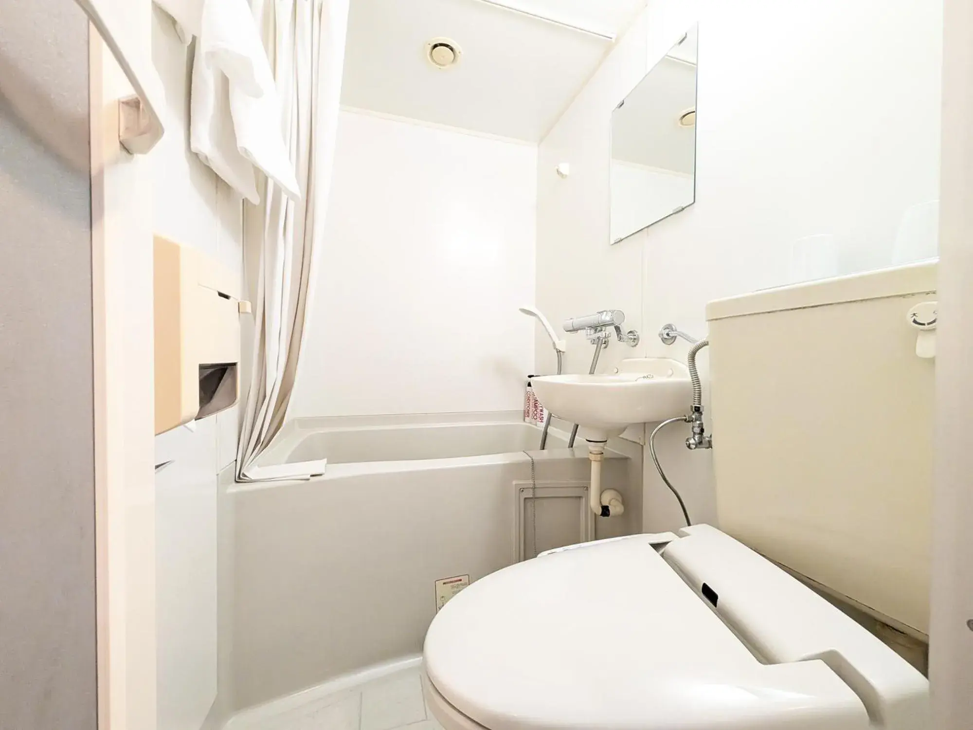 Twin Room - single occupancy - Smoking in GR Hotel Ginzadori Twin Room - single occupancy - Smoking in GR Hotel Ginzadori