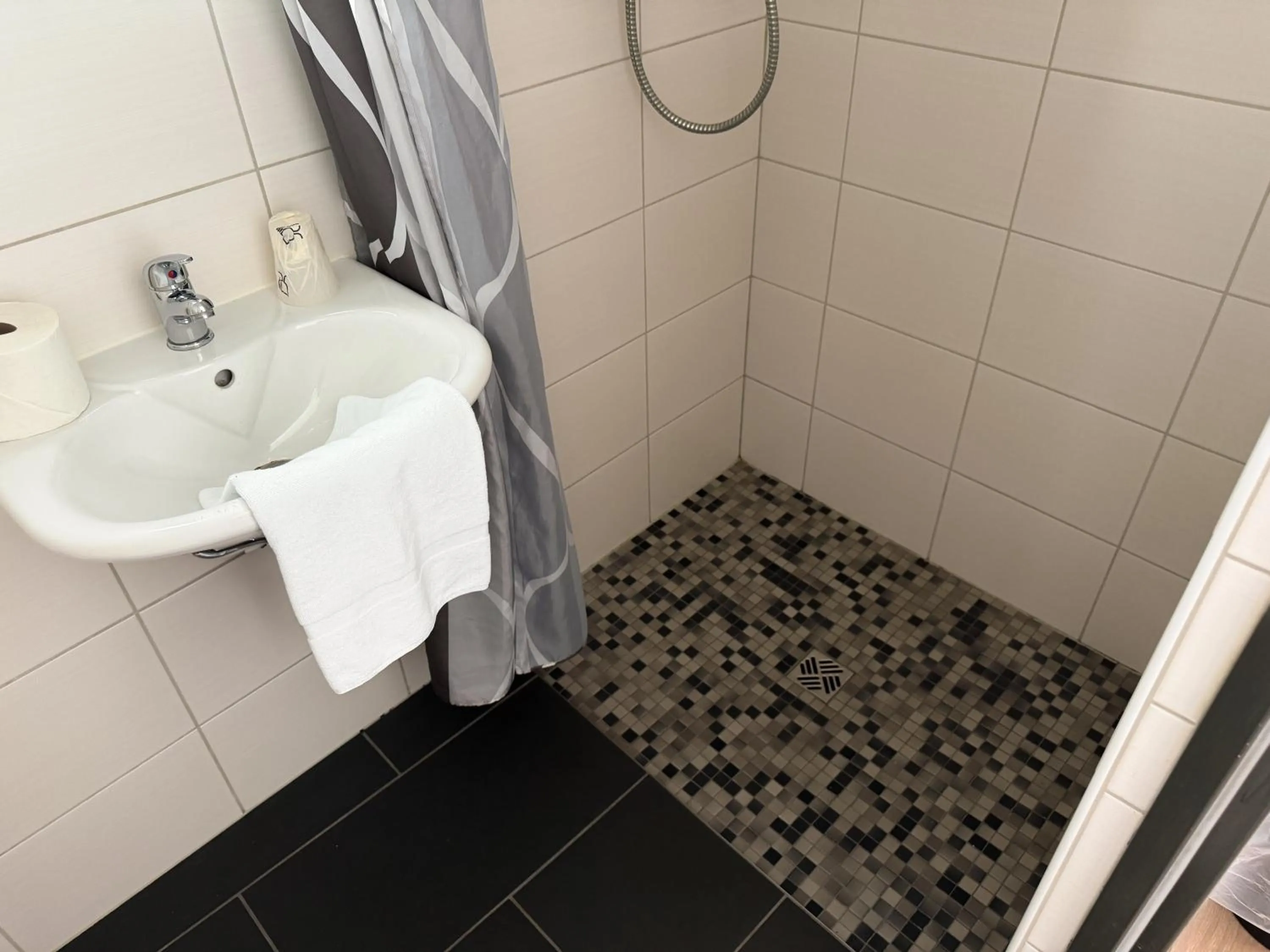 Shower in SKYBASIC Merseburg