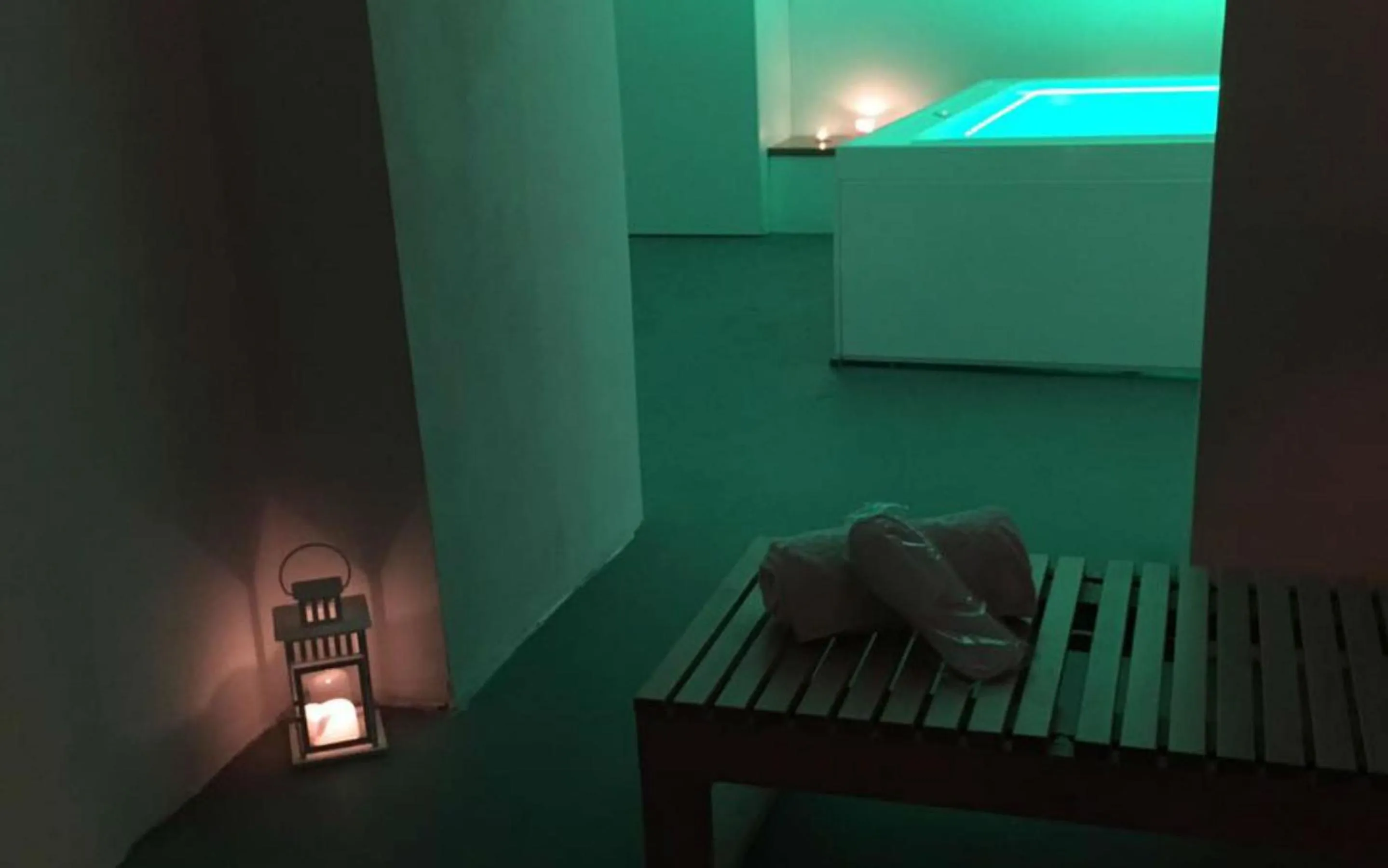 Hot Tub in Hotel Diffuso Antichi Ricordi