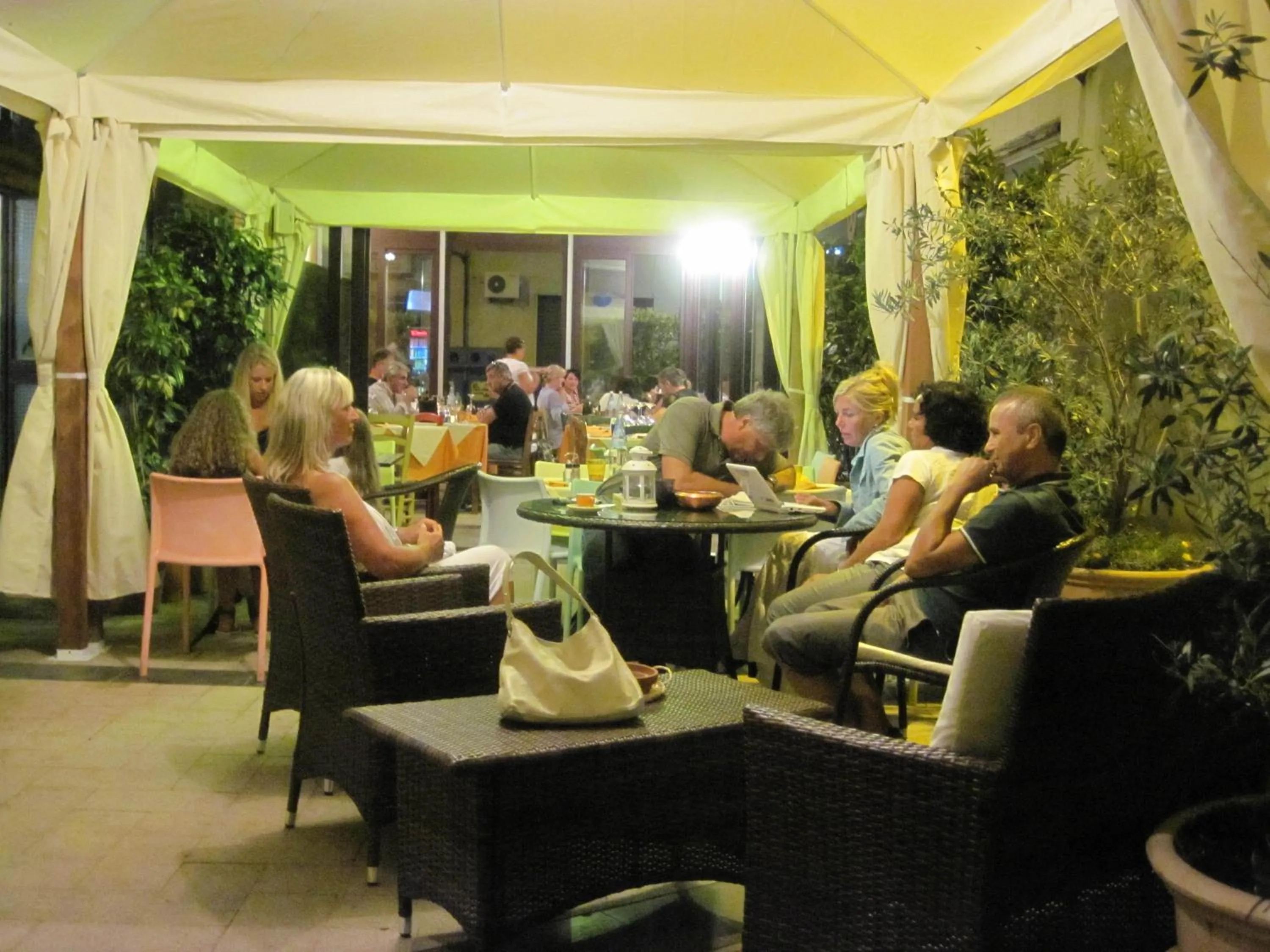 People in Hotel Il Ponte