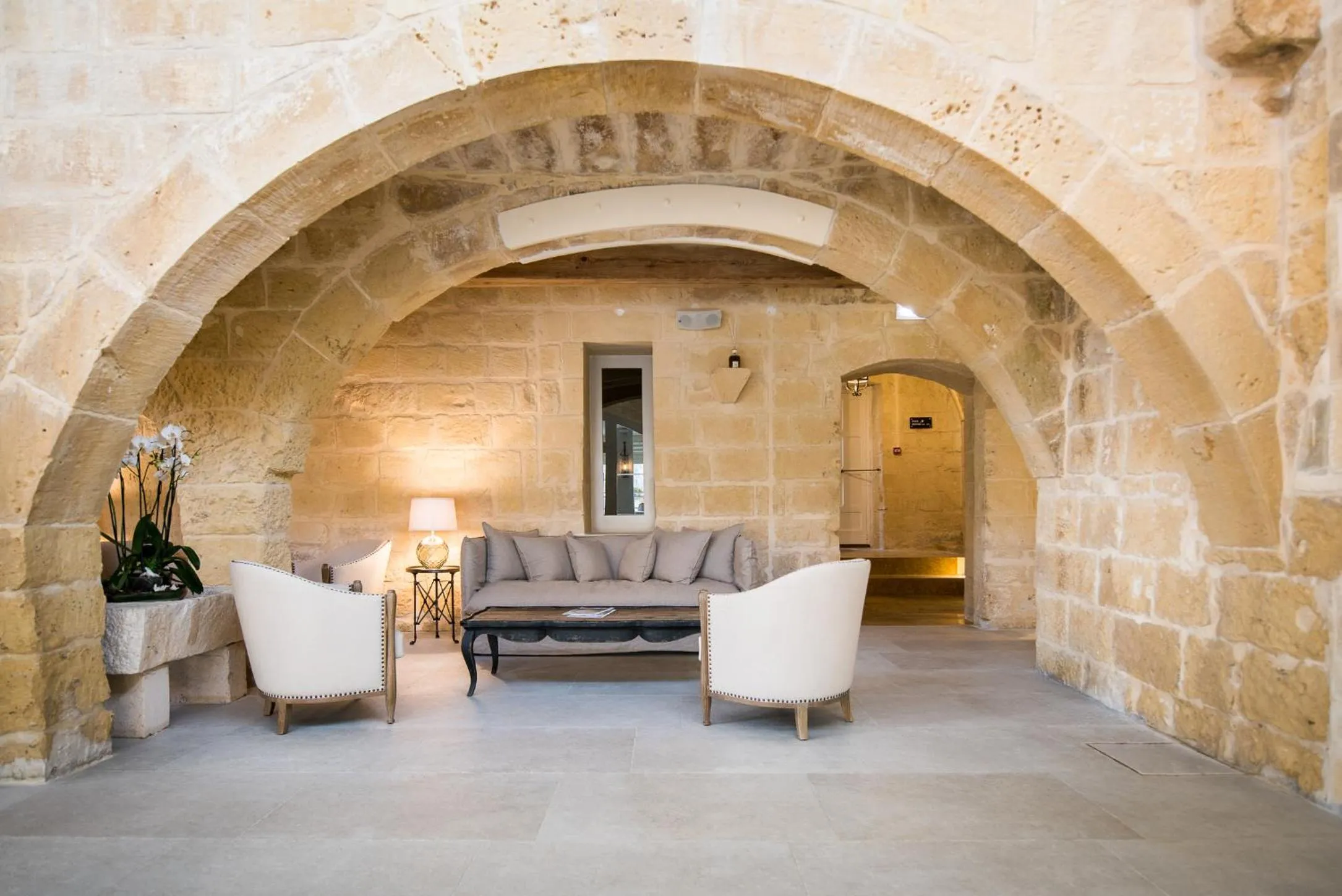 Lobby or reception in Cesca's Boutique Hotel