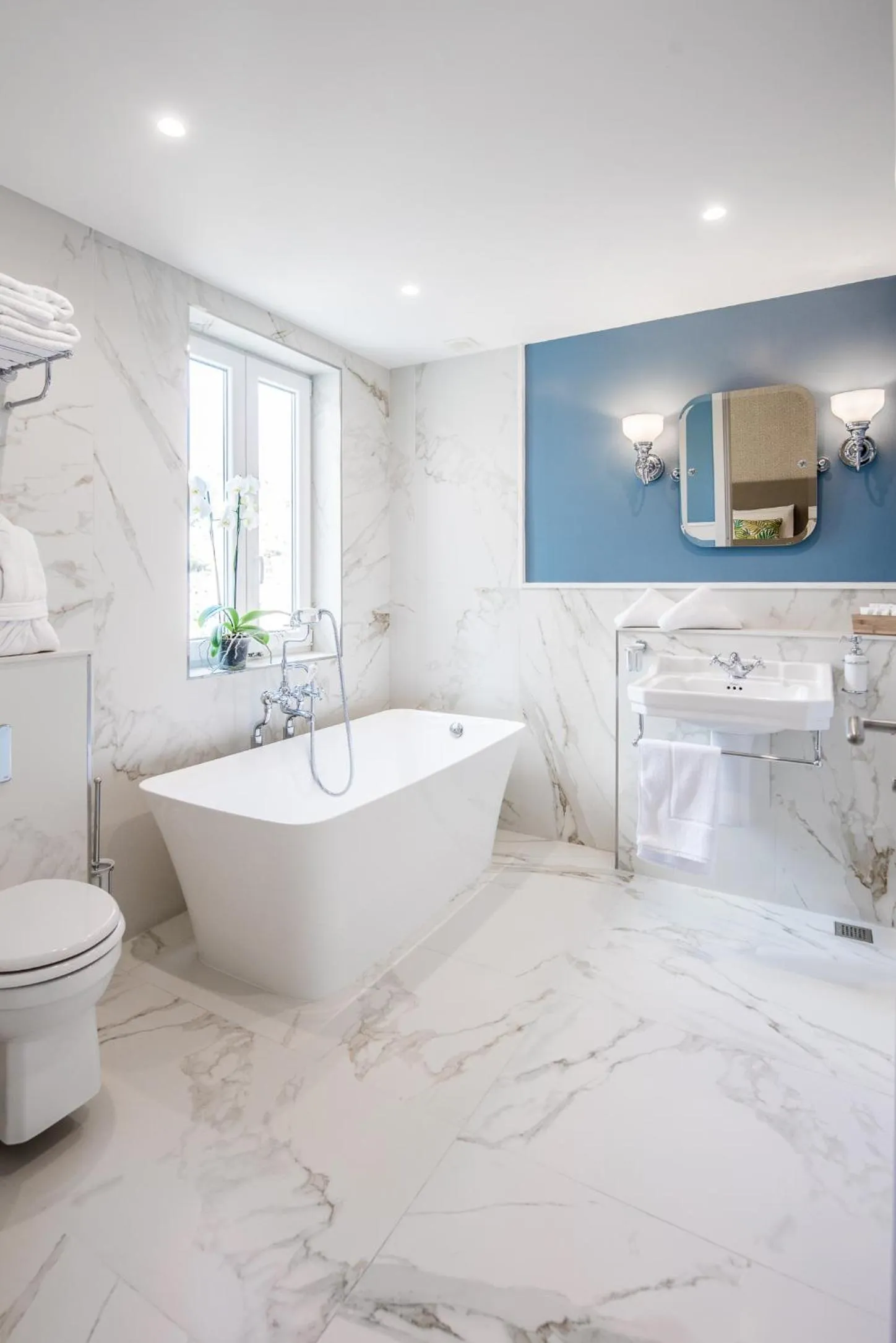 Toilet in Cesca's Boutique Hotel