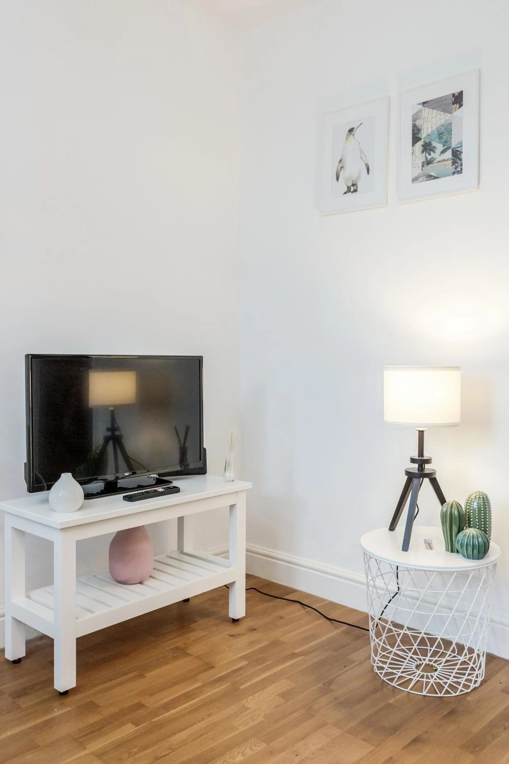 Communal lounge/ TV room in WelcomeStay Clapham Junction 2 Bedroom Apartment
