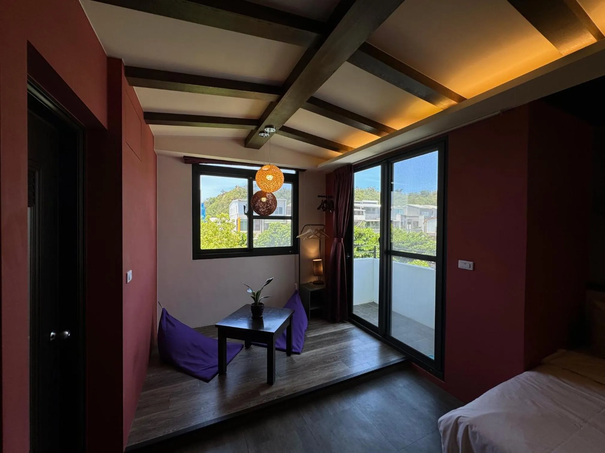 Seating area, Bed in Chi Chu B&B