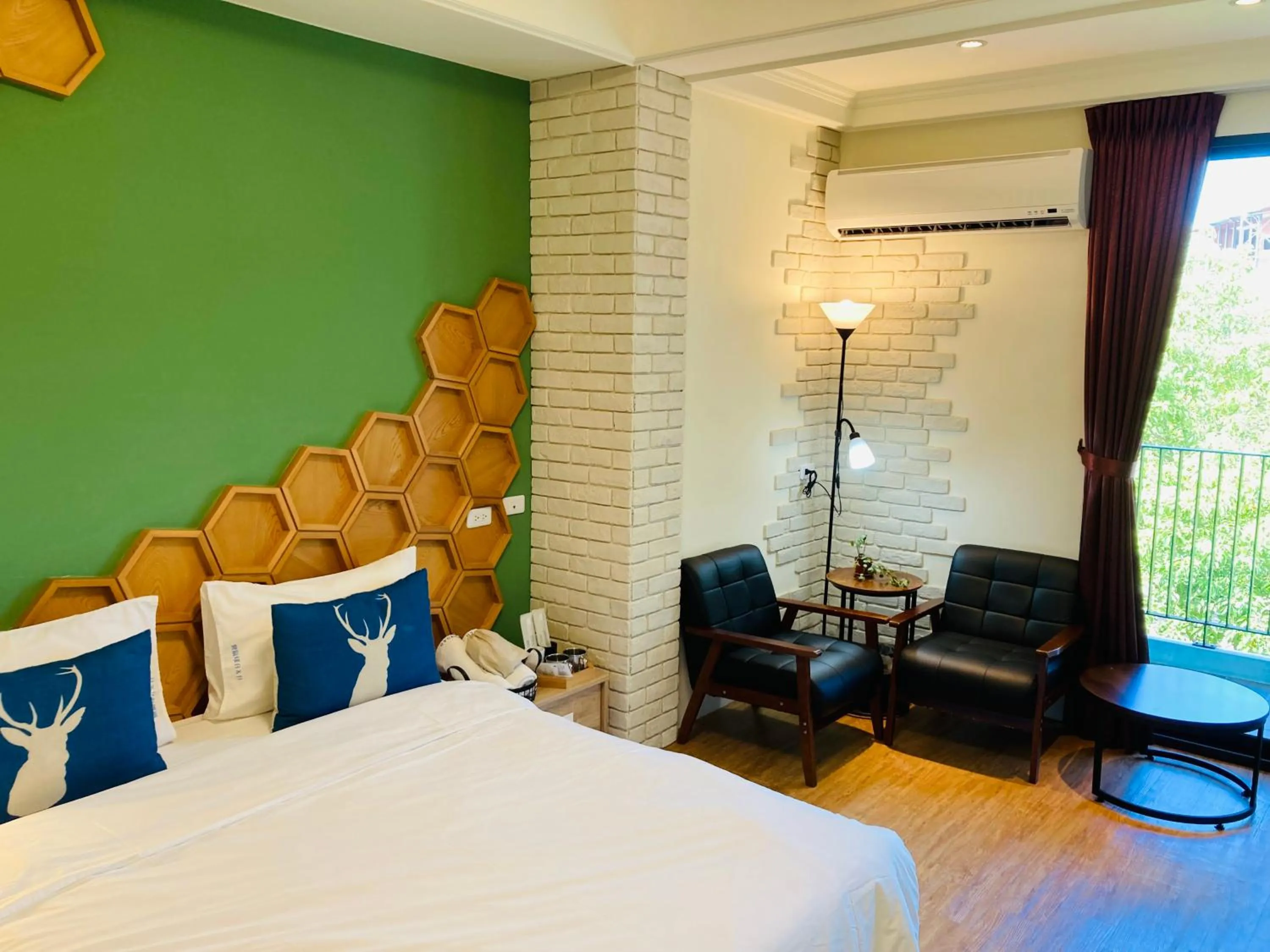 Photo of the whole room, Bed in Chi Chu B&B