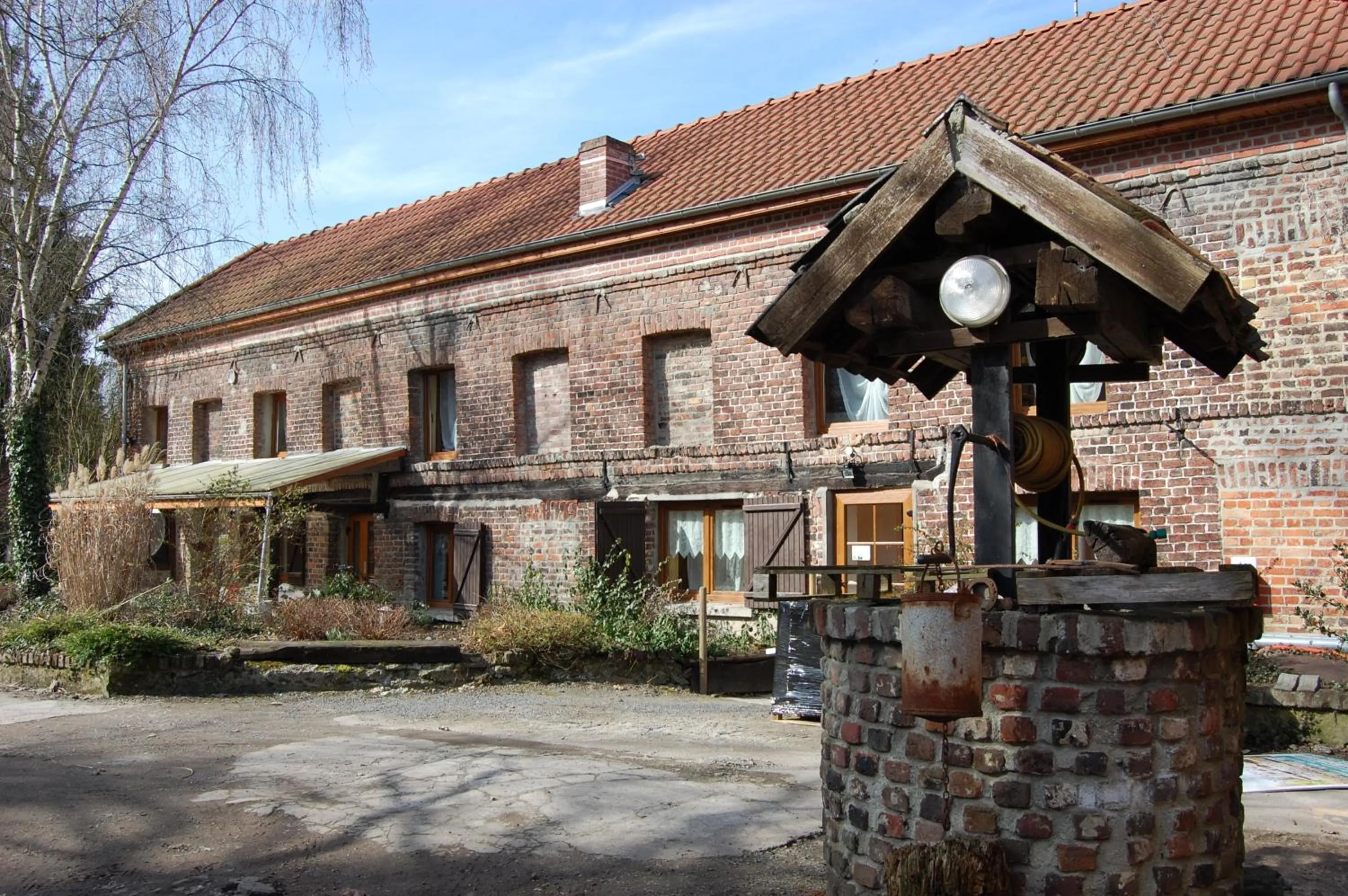 Facade/entrance in AUBERGE du BORD des EAUX - Demi-pension assurée sur réservation