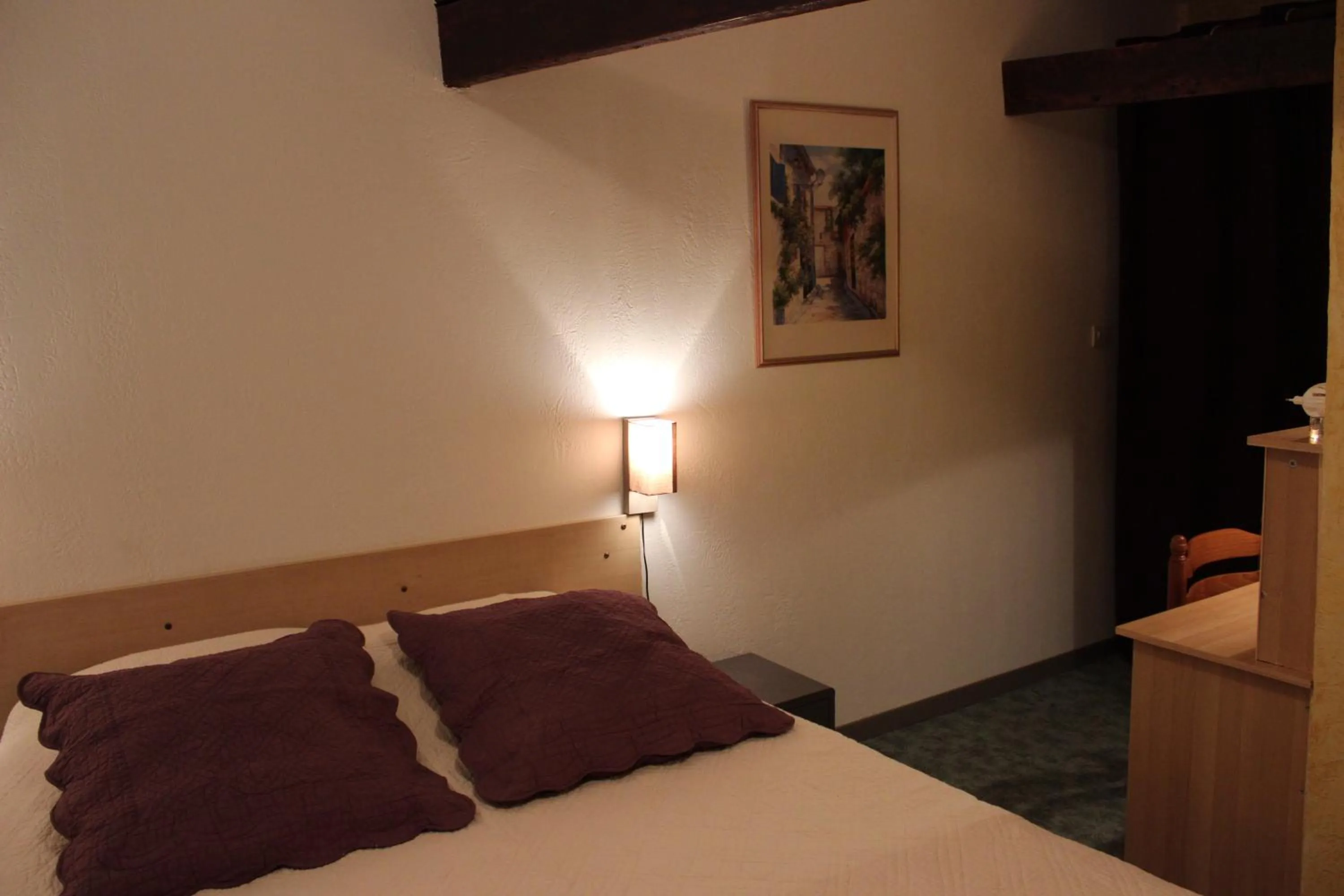 AUBERGE du BORD des EAUX - Demi-pension assurée sur réservation