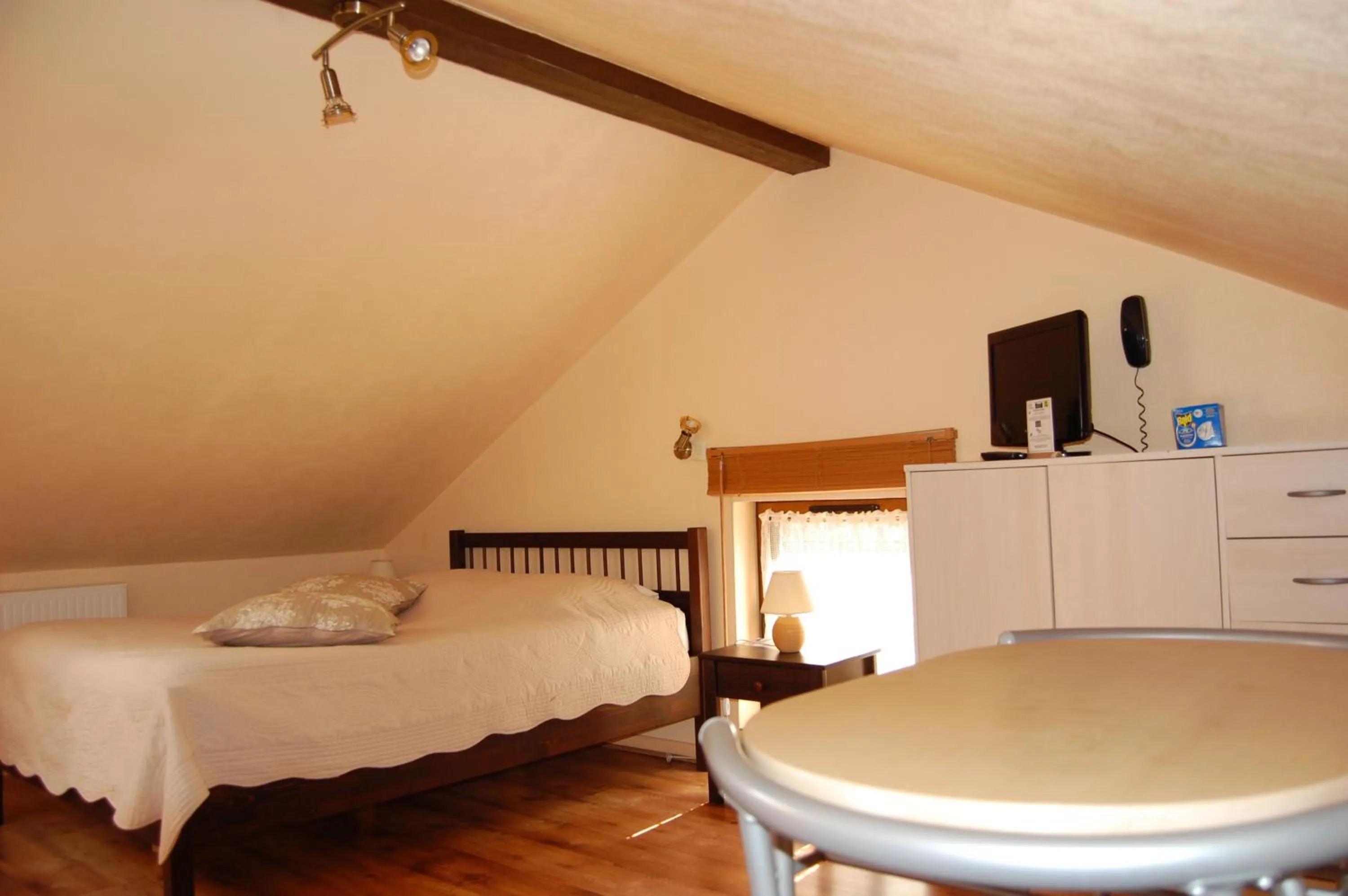 AUBERGE du BORD des EAUX - Demi-pension assurée sur réservation