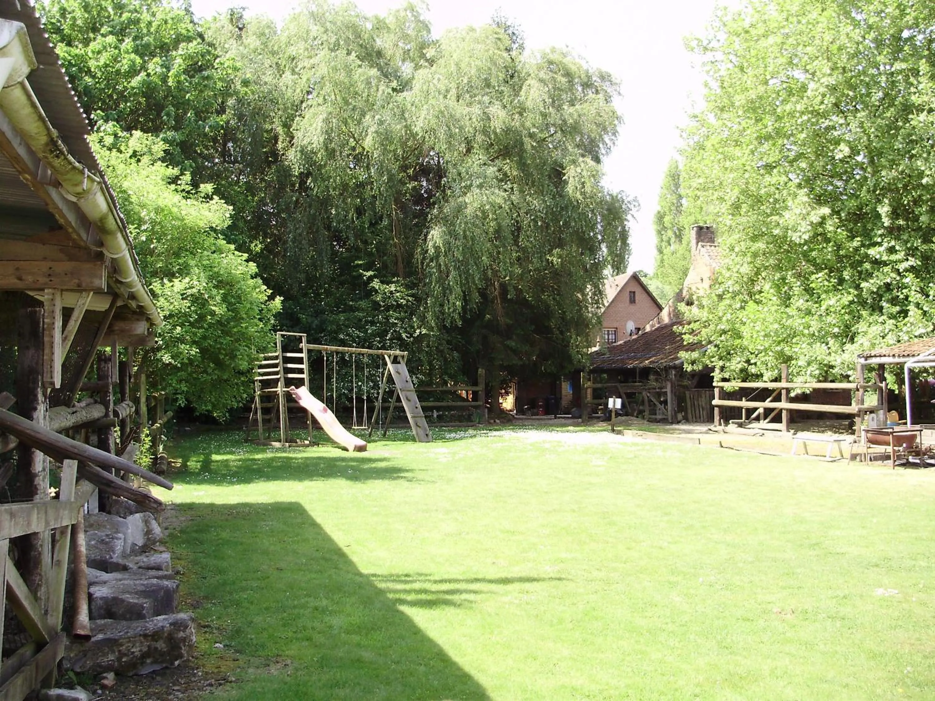 Children play ground in AUBERGE du BORD des EAUX - Demi-pension assurée sur réservation
