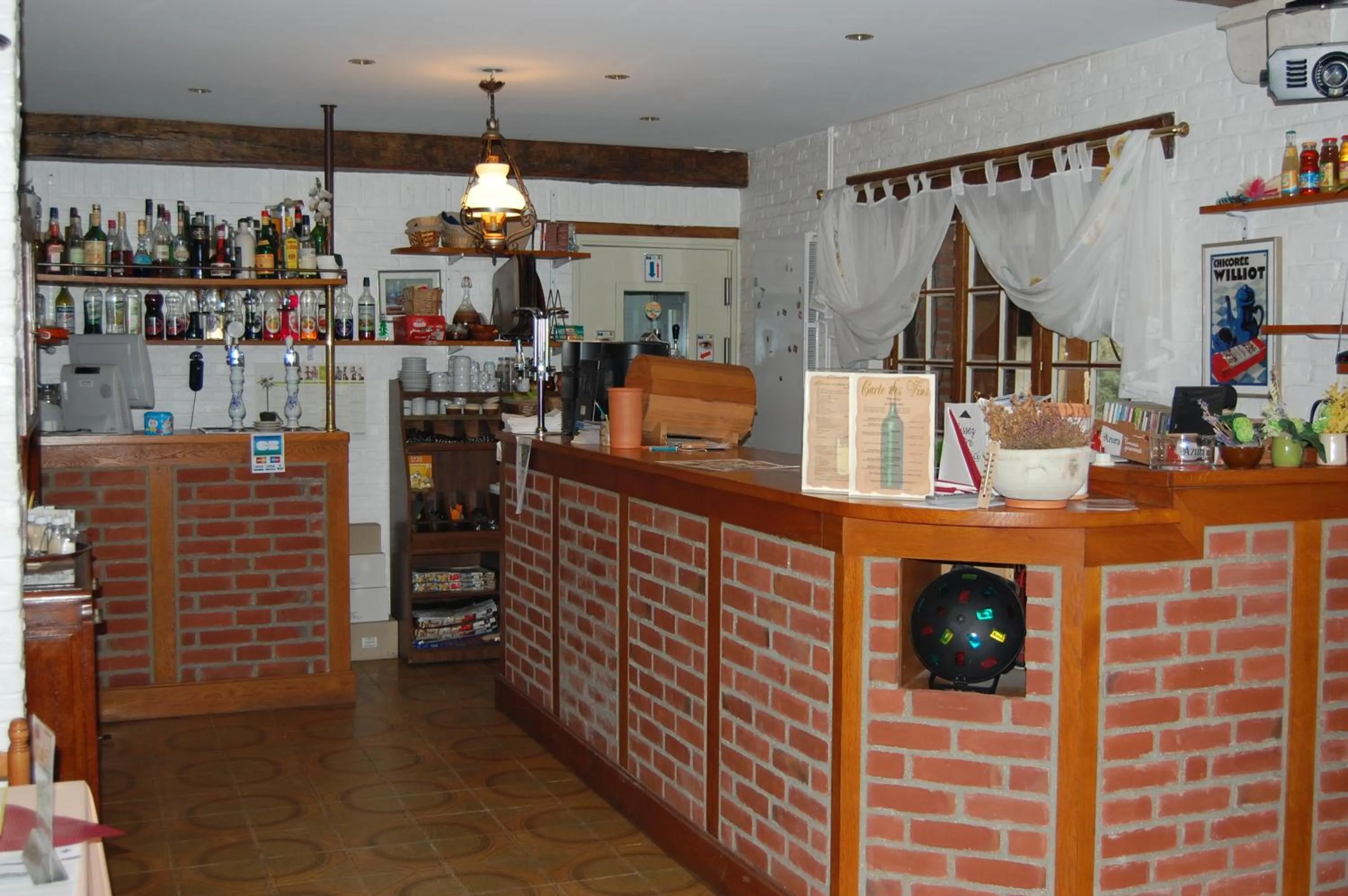 AUBERGE du BORD des EAUX - Demi-pension assurée sur réservation