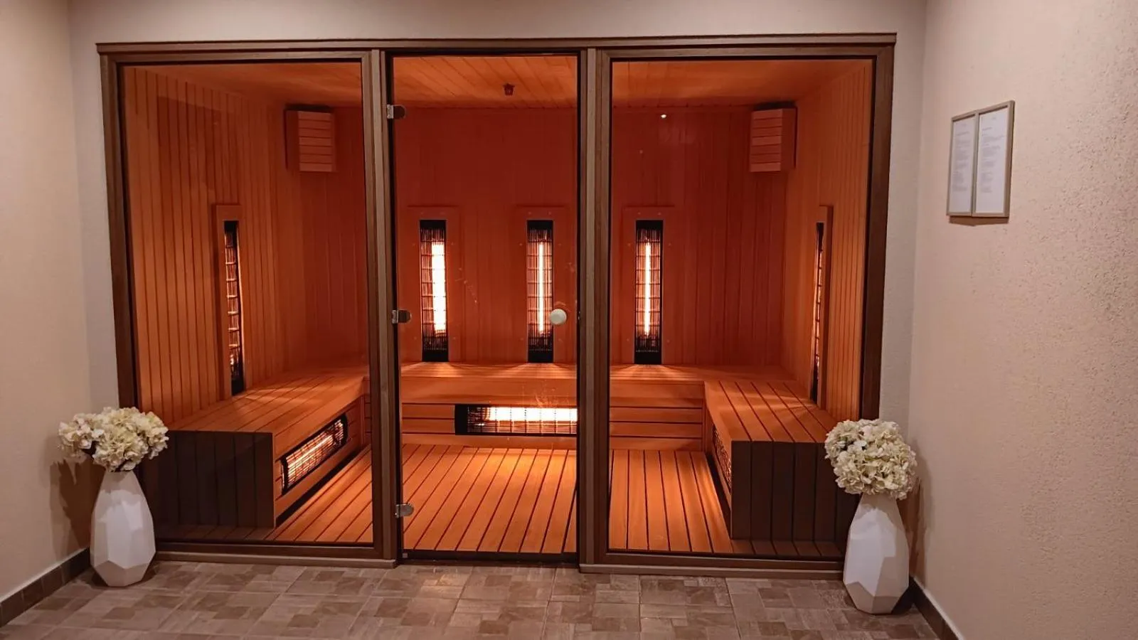 Grand Royale Apartment Complex & Spa