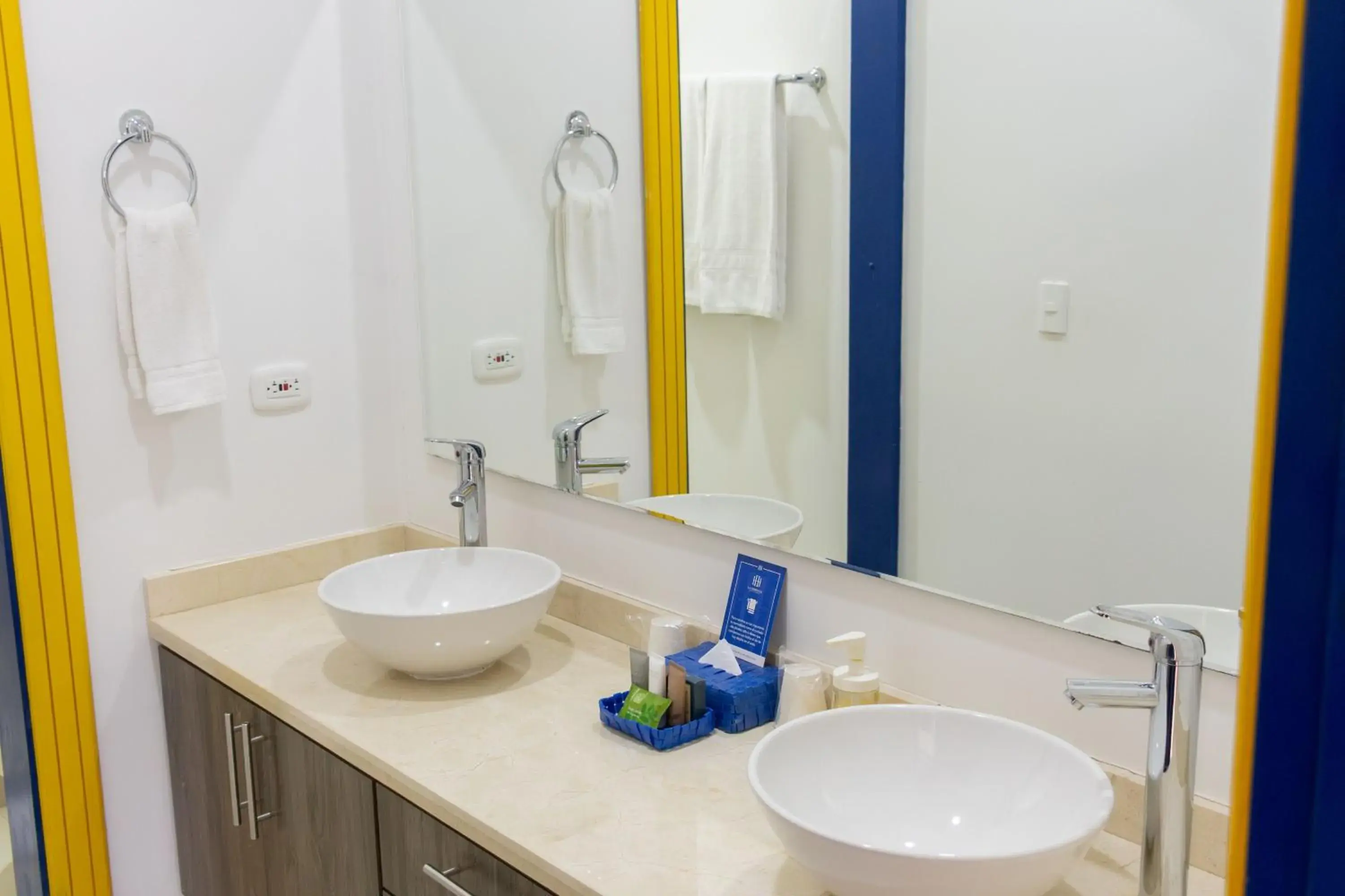 Superior Double or Twin Room with Mountain View - single occupancy in La Herencia Hotel Superior Double or Twin Room with Mountain View - single occupancy in La Herencia Hotel