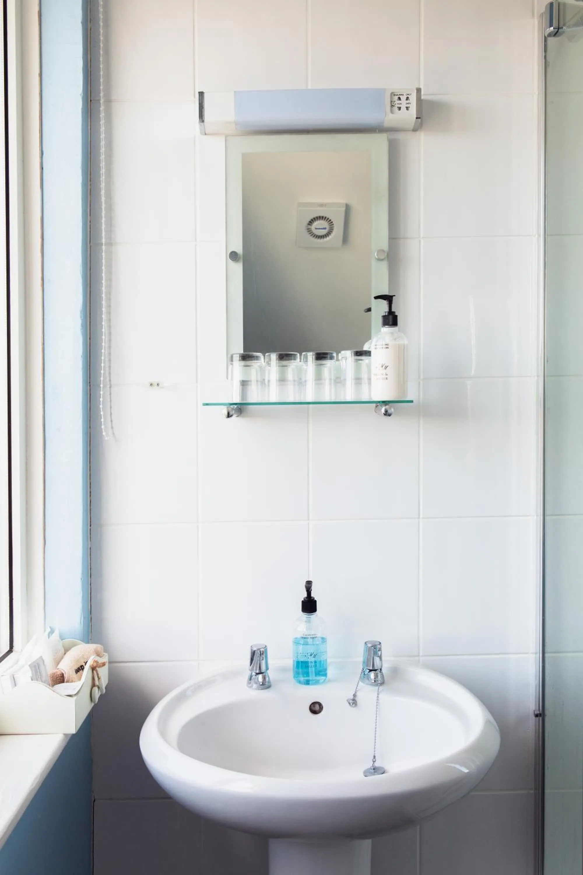 Shower in The Royson Guest House