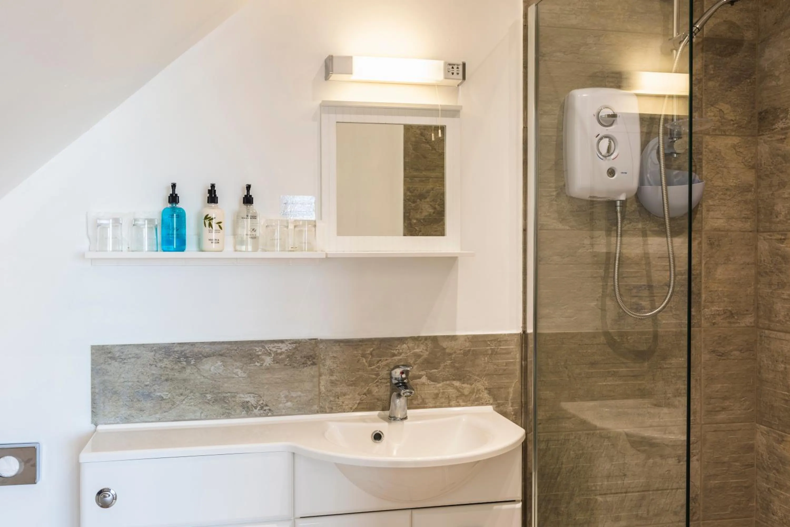 Shower in The Royson Guest House