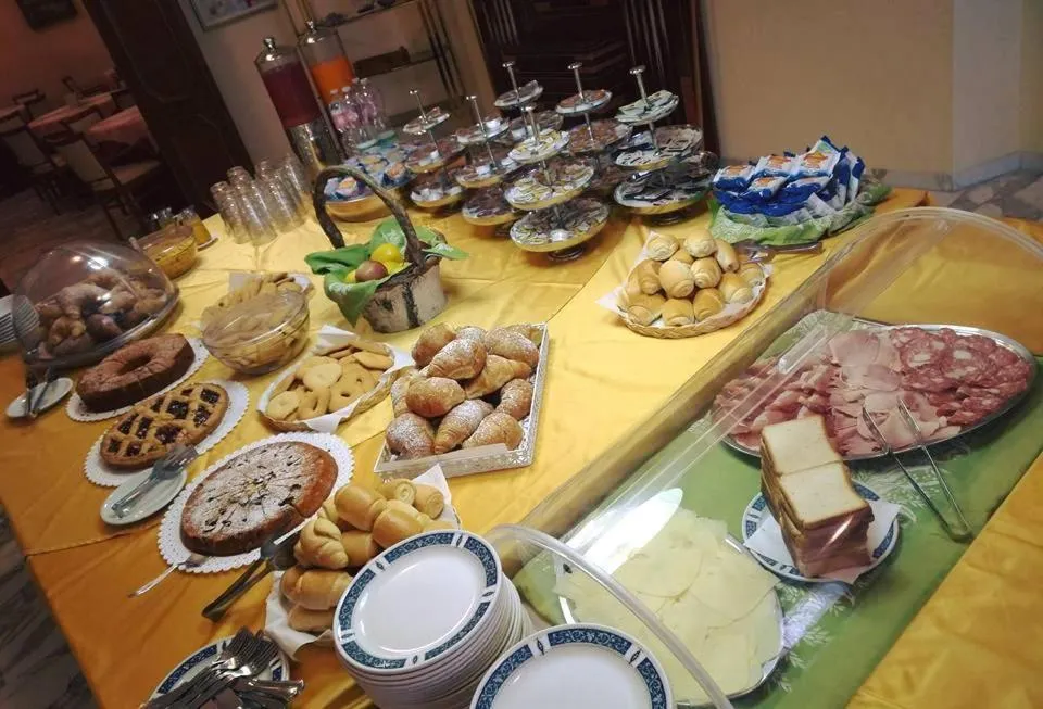 Buffet breakfast in Hotel Reali