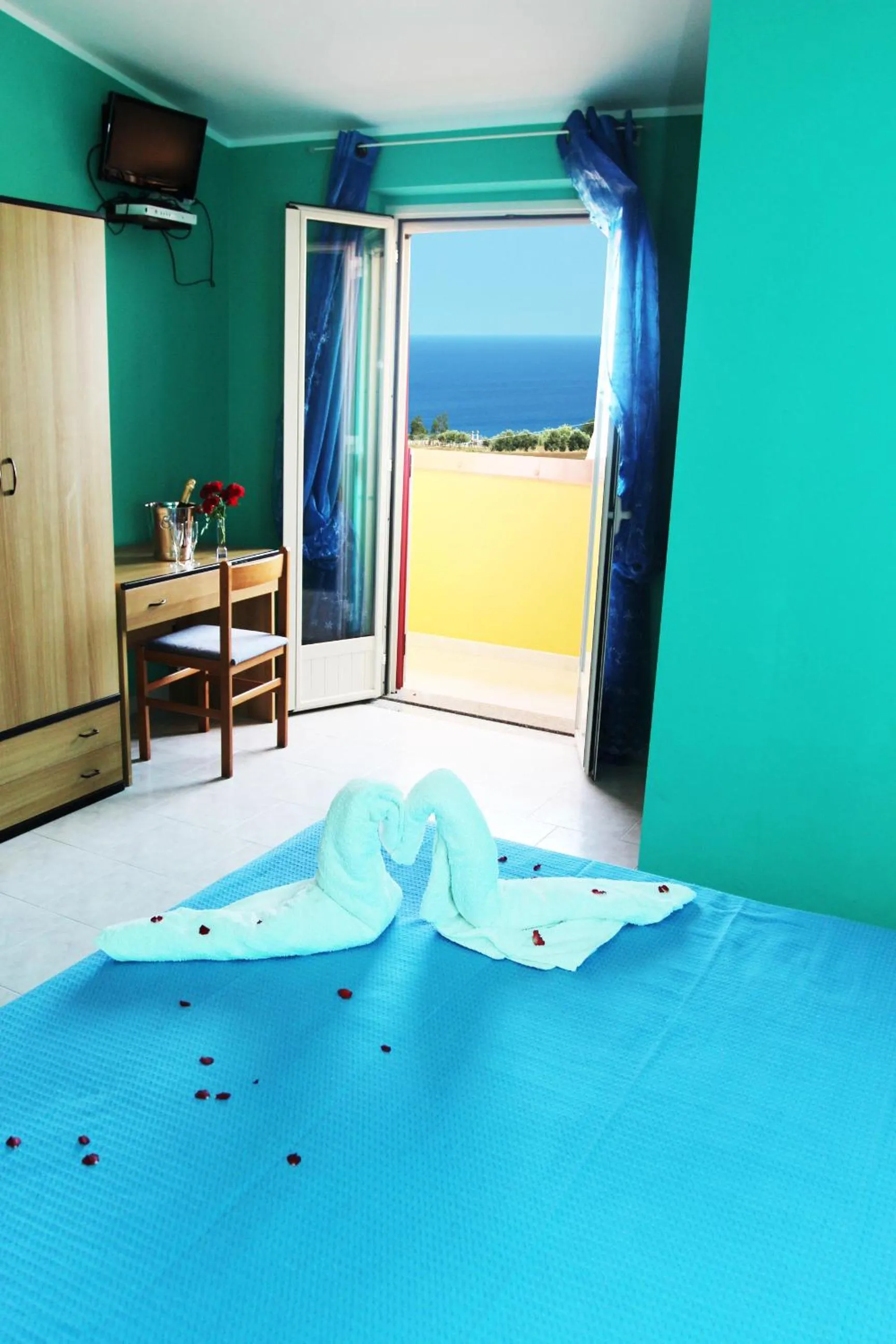 Photo of the whole room, Bed in A Turri Rooms and Restaurant