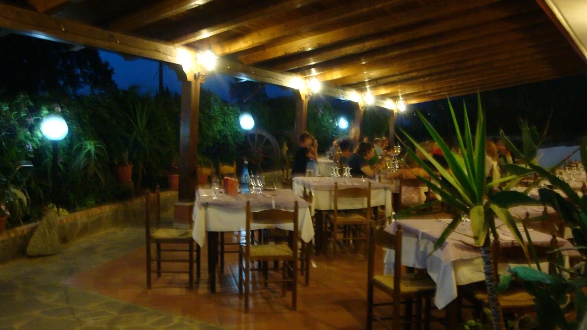 Restaurant/places to eat in A Turri Rooms and Restaurant