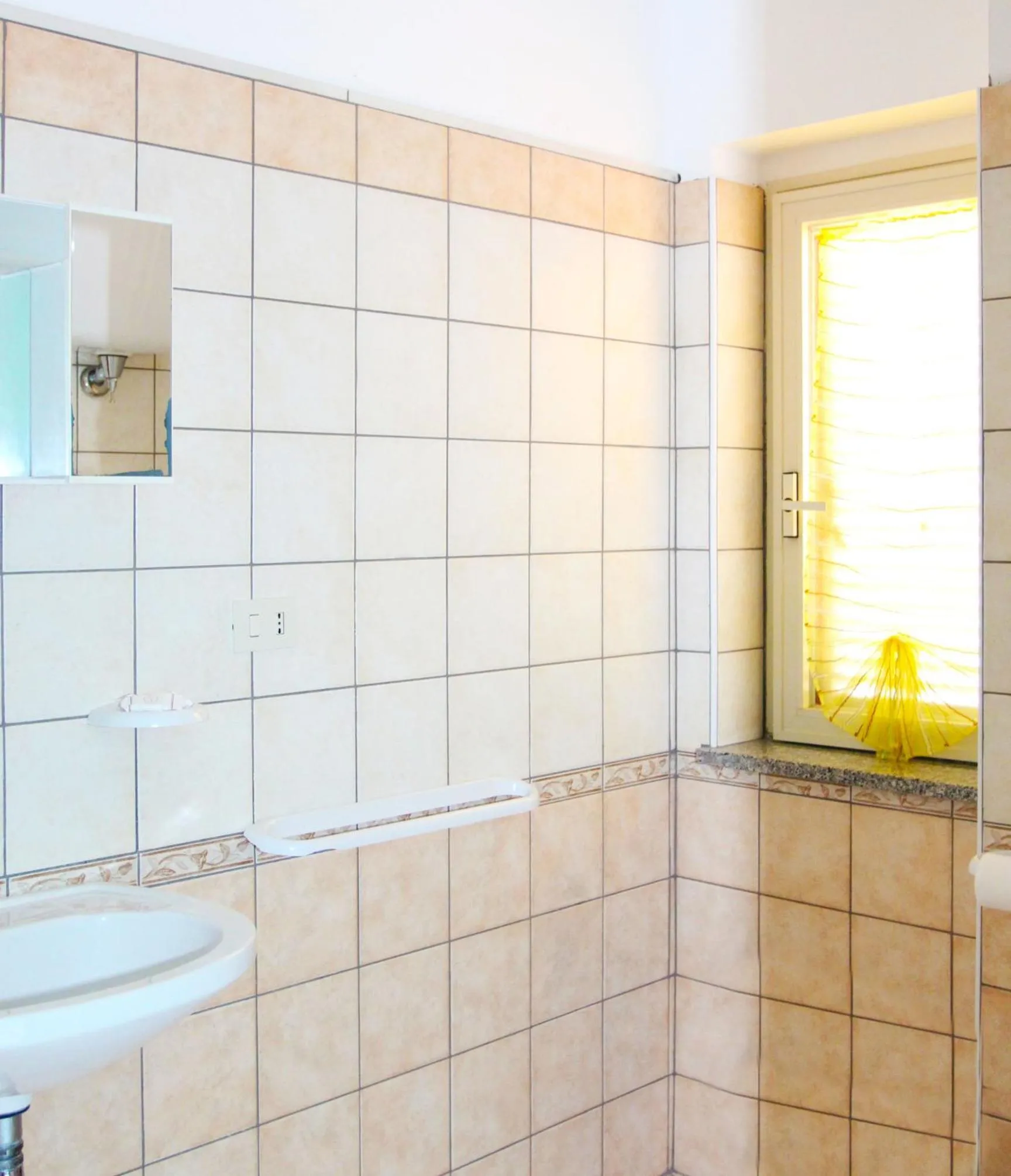 Shower in A Turri Rooms and Restaurant