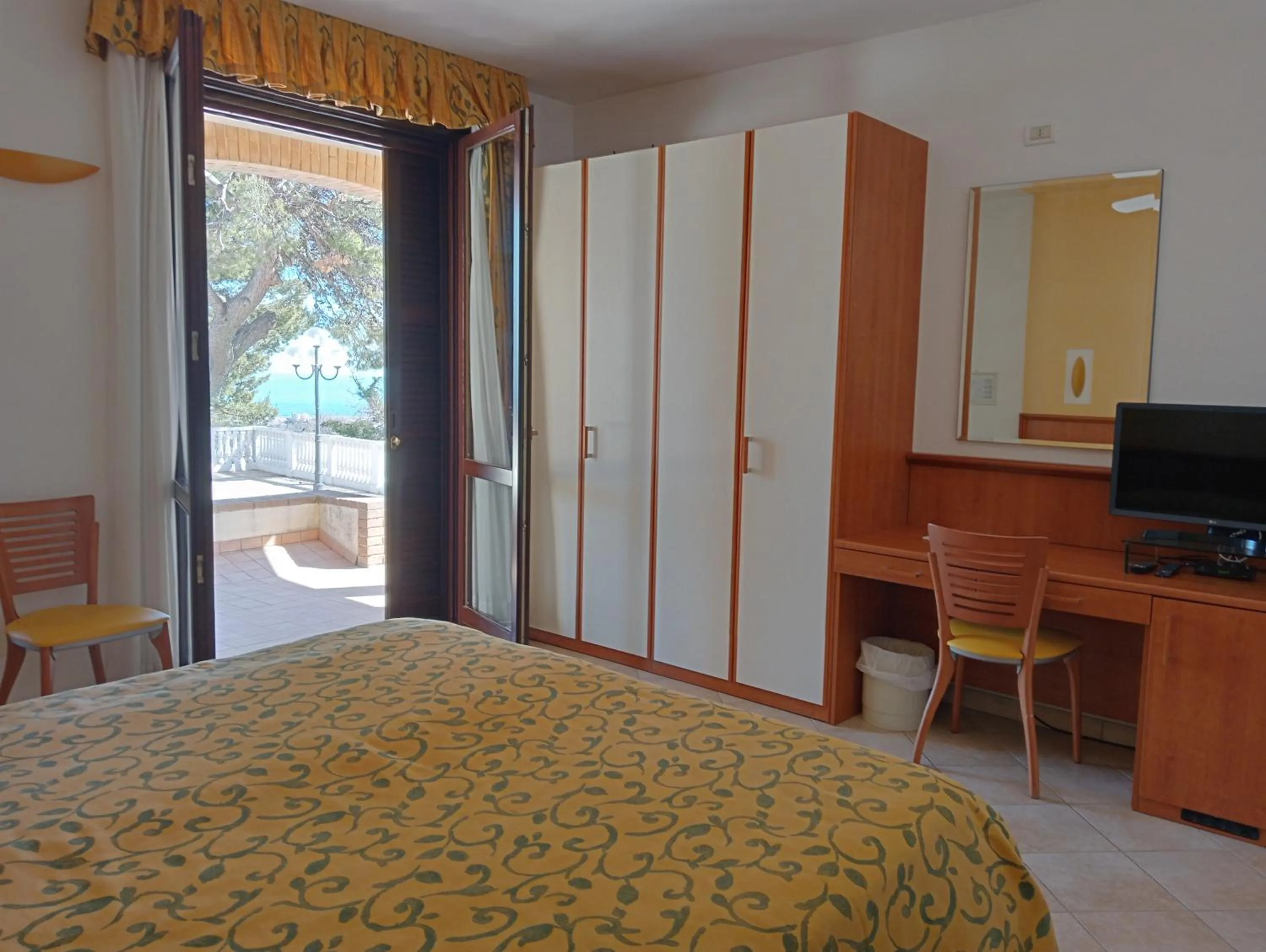 Bed in Hotel Bel Sit