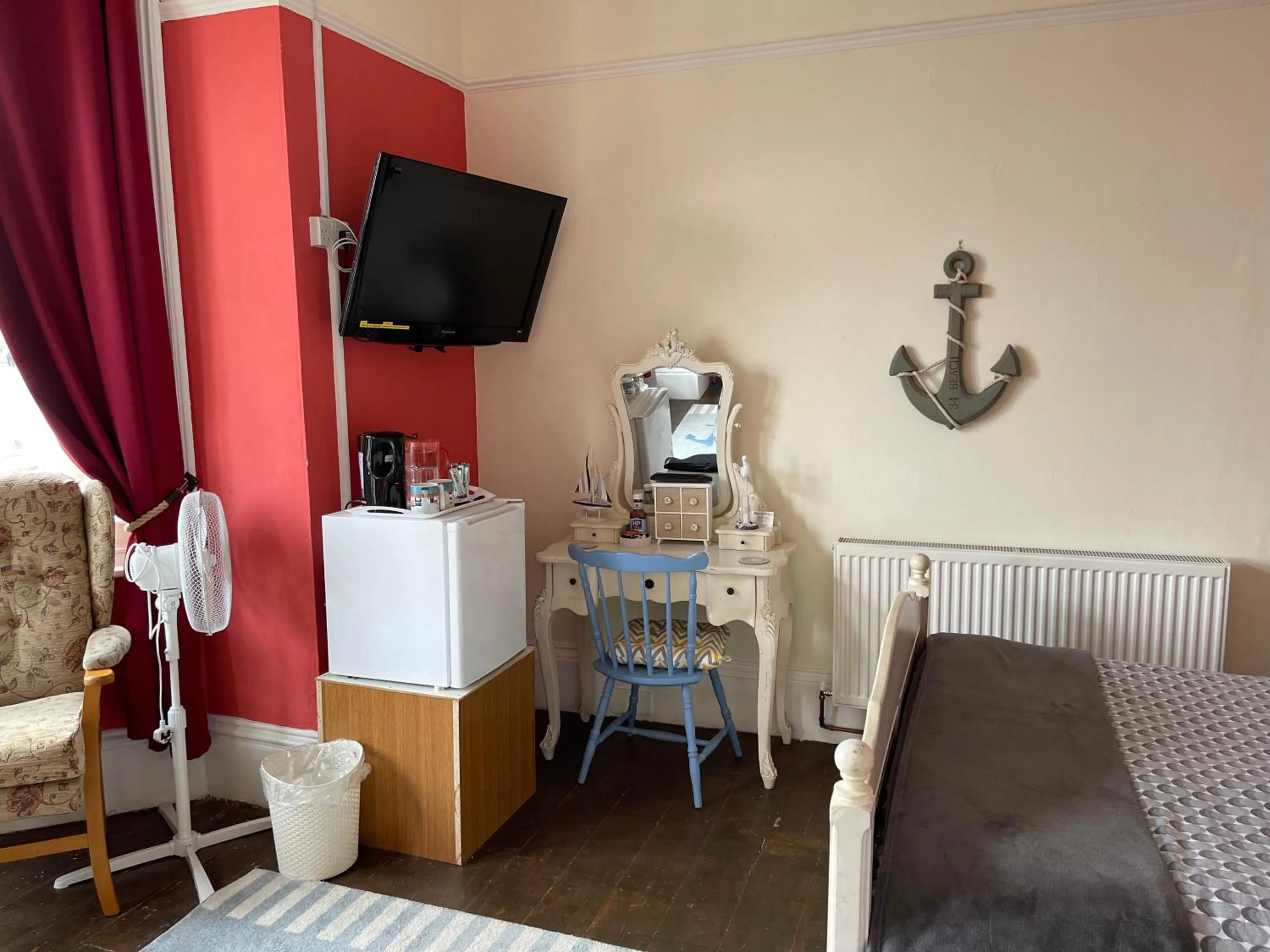 Bedroom in Henrys on the Prom