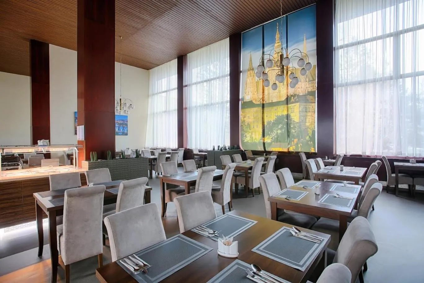 Restaurant/places to eat in Ensana Splendid