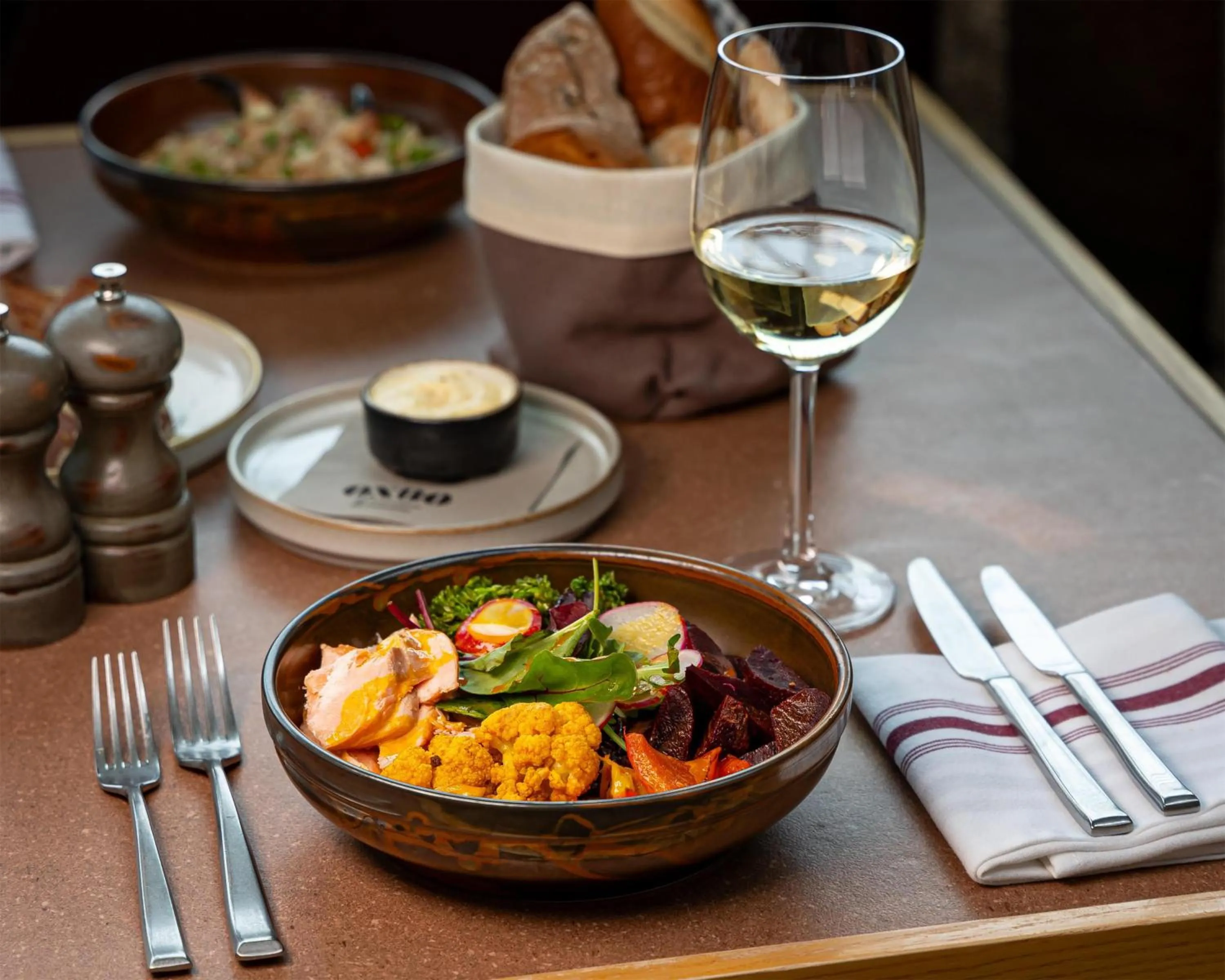 Restaurant/places to eat in Hilton London Heathrow Airport