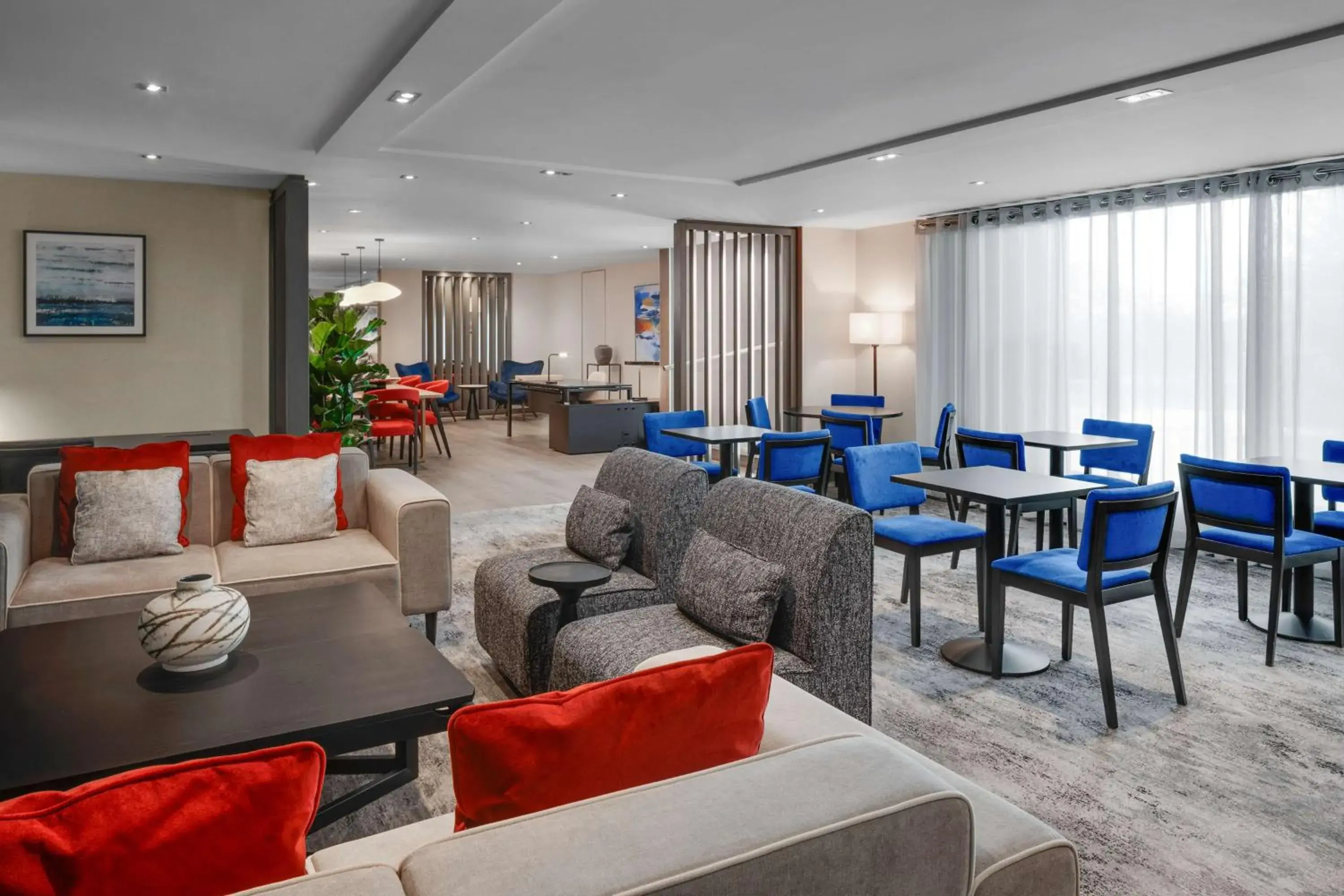 Property building in Hilton London Heathrow Airport Property building in Hilton London Heathrow Airport