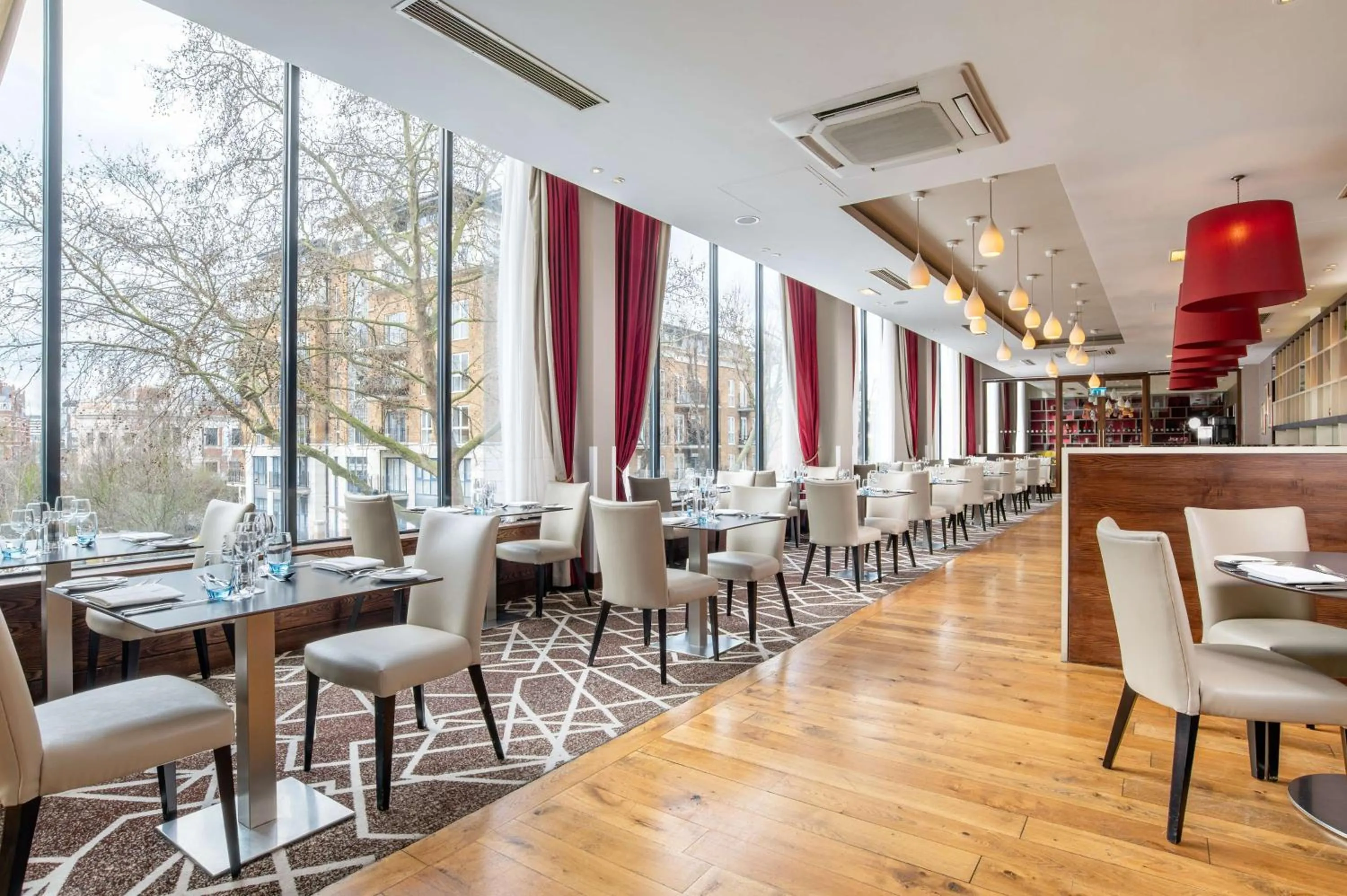 Restaurant/places to eat in Hilton London Olympia