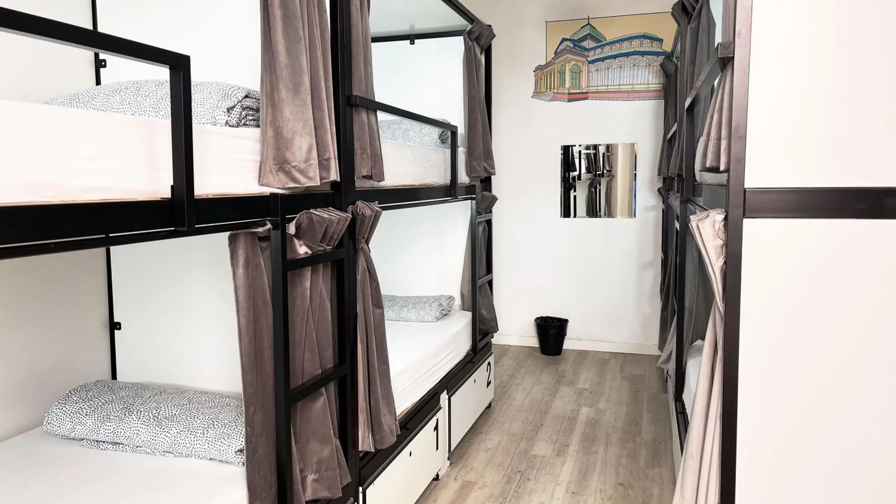 Bed in 8-Bed Dormitory Room with Shared Bathroom in Way Hostel Madrid Bed in 8-Bed Dormitory Room with Shared Bathroom in Way Hostel Madrid