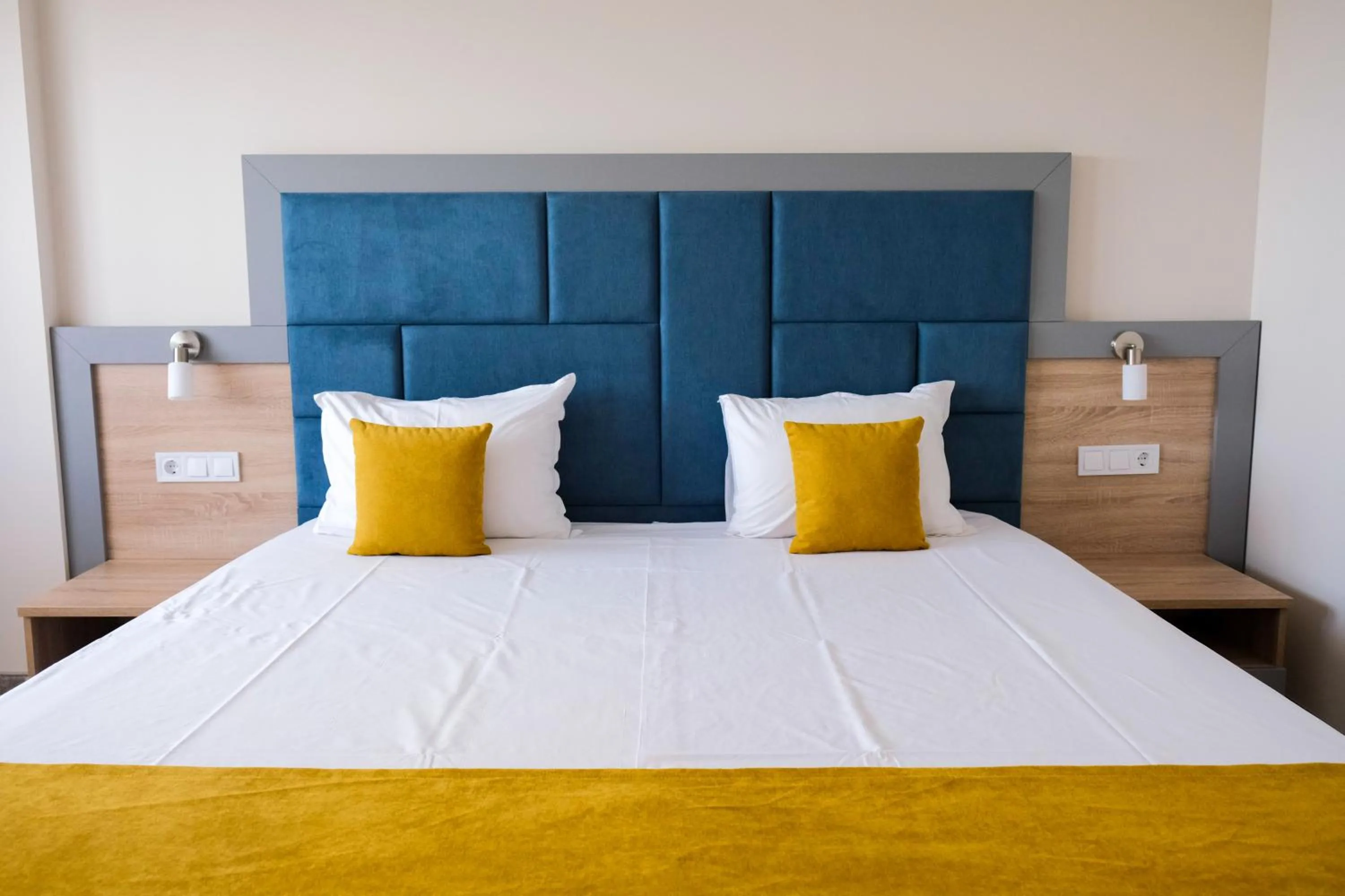 Bedroom, Bed in SPS Hotel