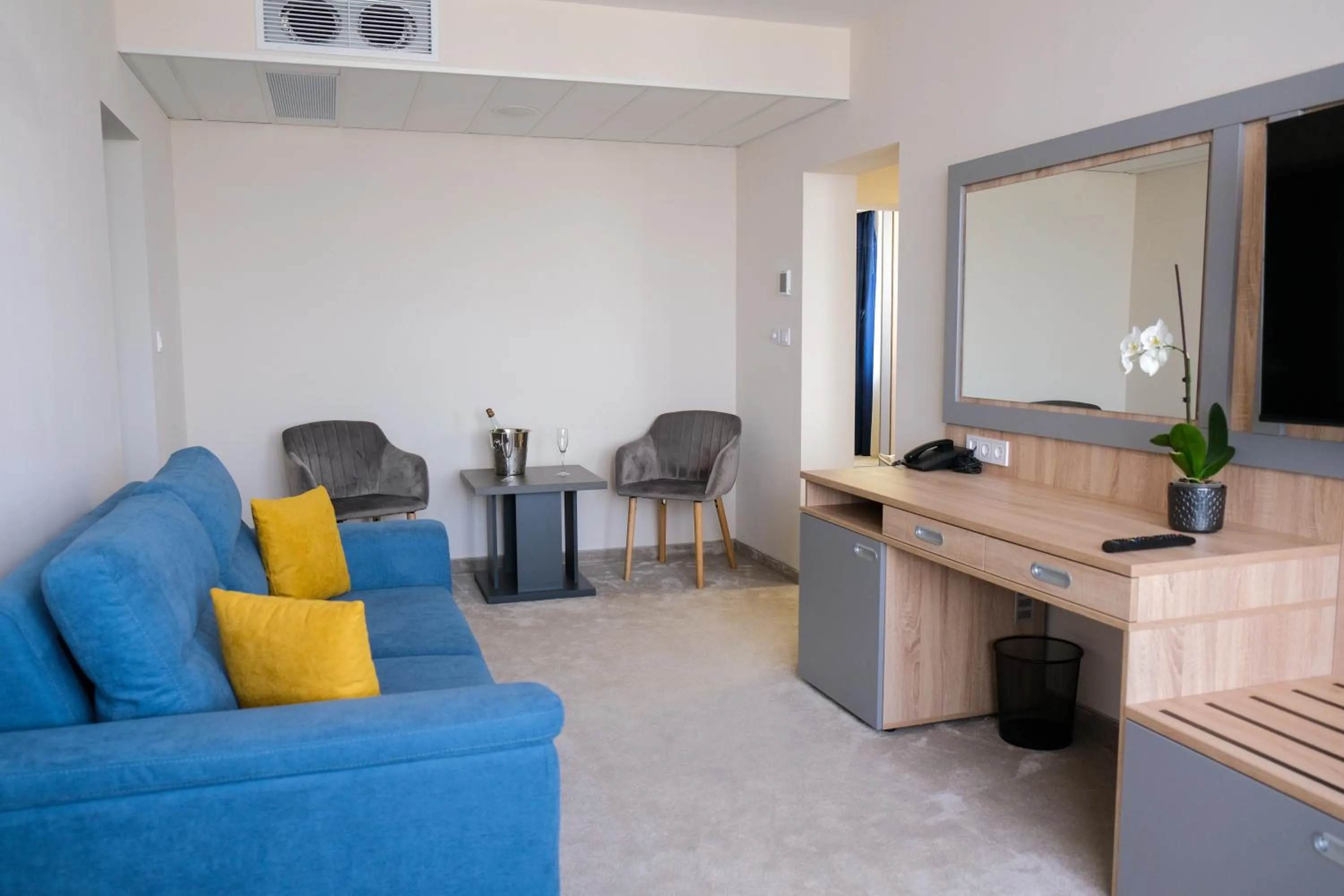 Living room in SPS Hotel