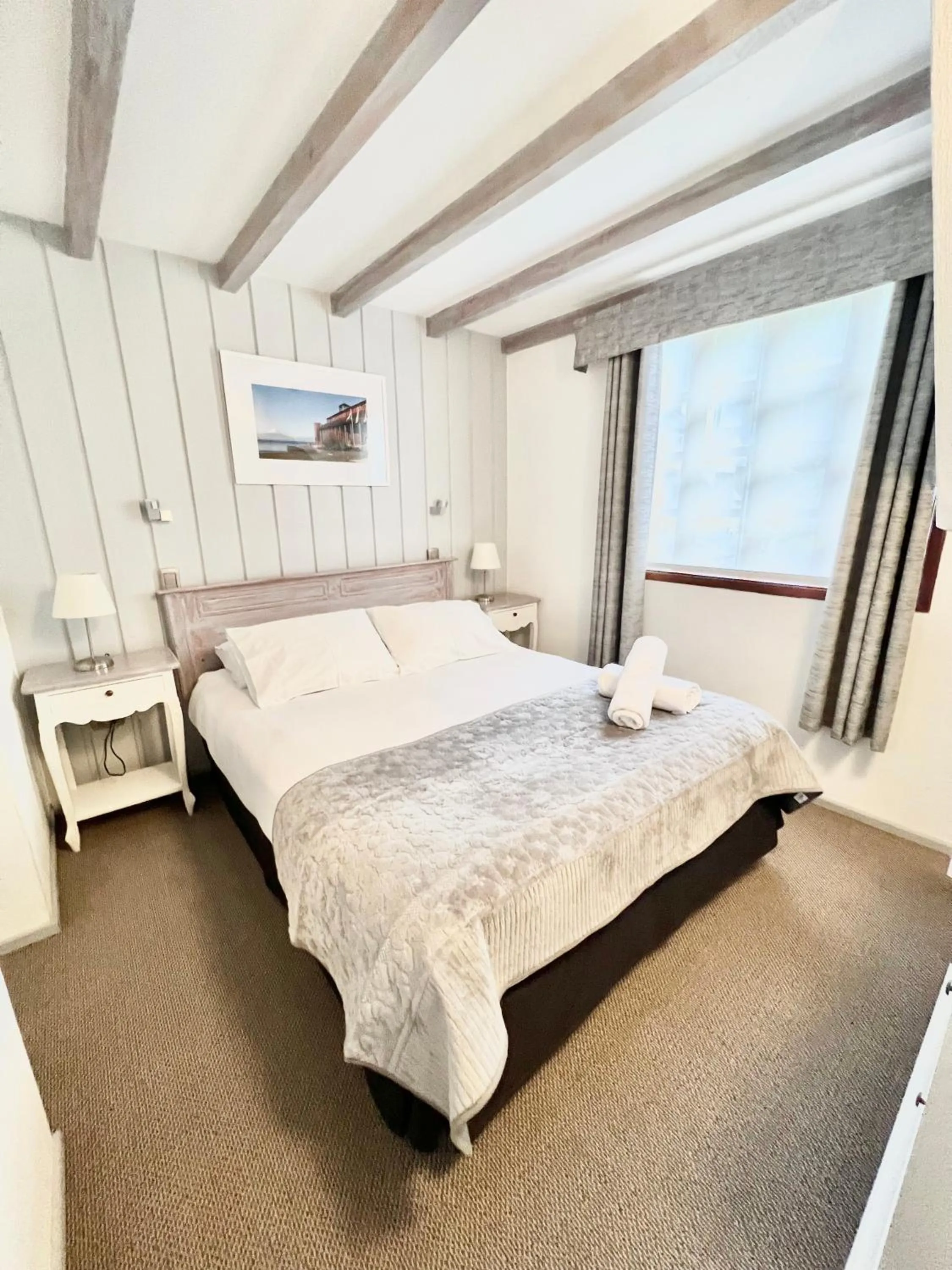 Photo of the whole room, Bed in Hotel Frutillar