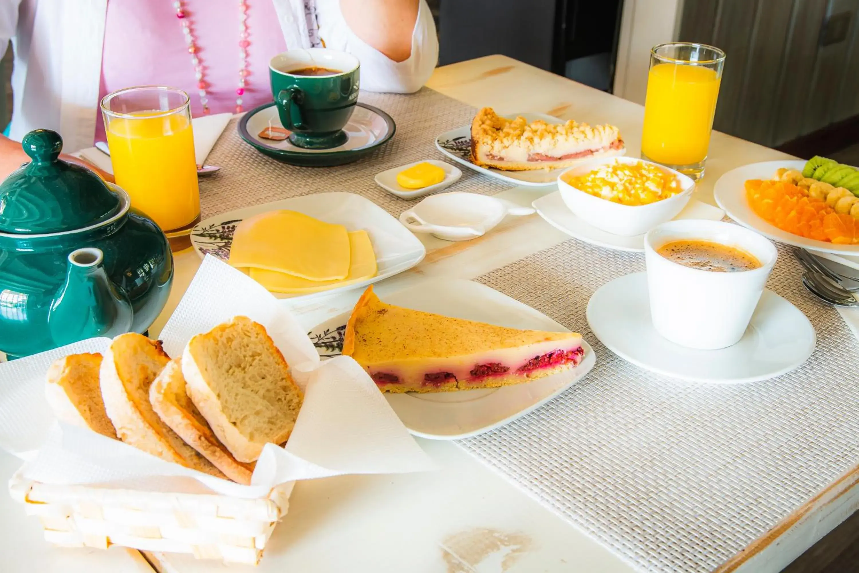 Breakfast in Hotel Frutillar Breakfast in Hotel Frutillar