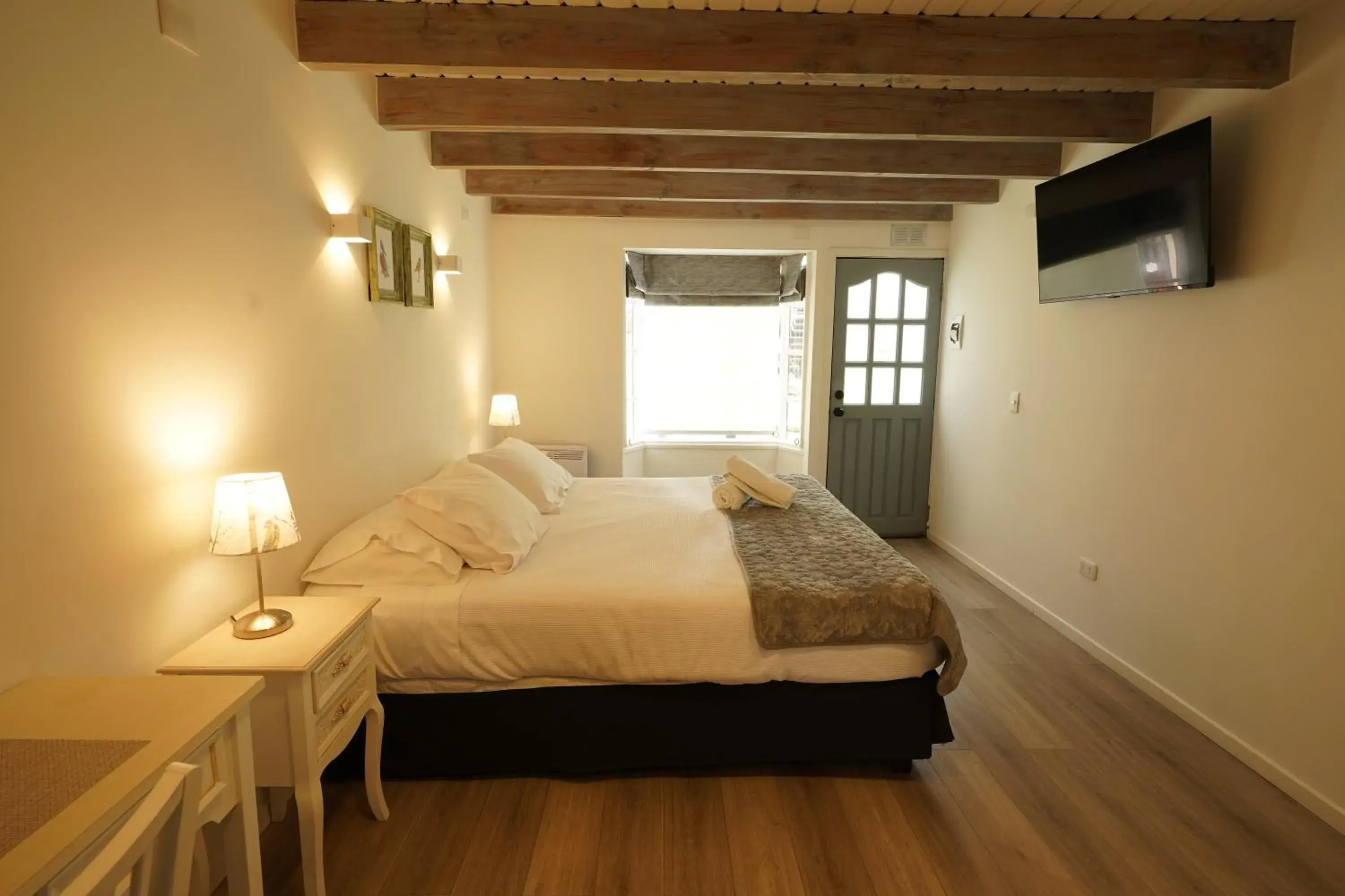 Photo of the whole room, Bed in Hotel Frutillar Photo of the whole room, Bed in Hotel Frutillar