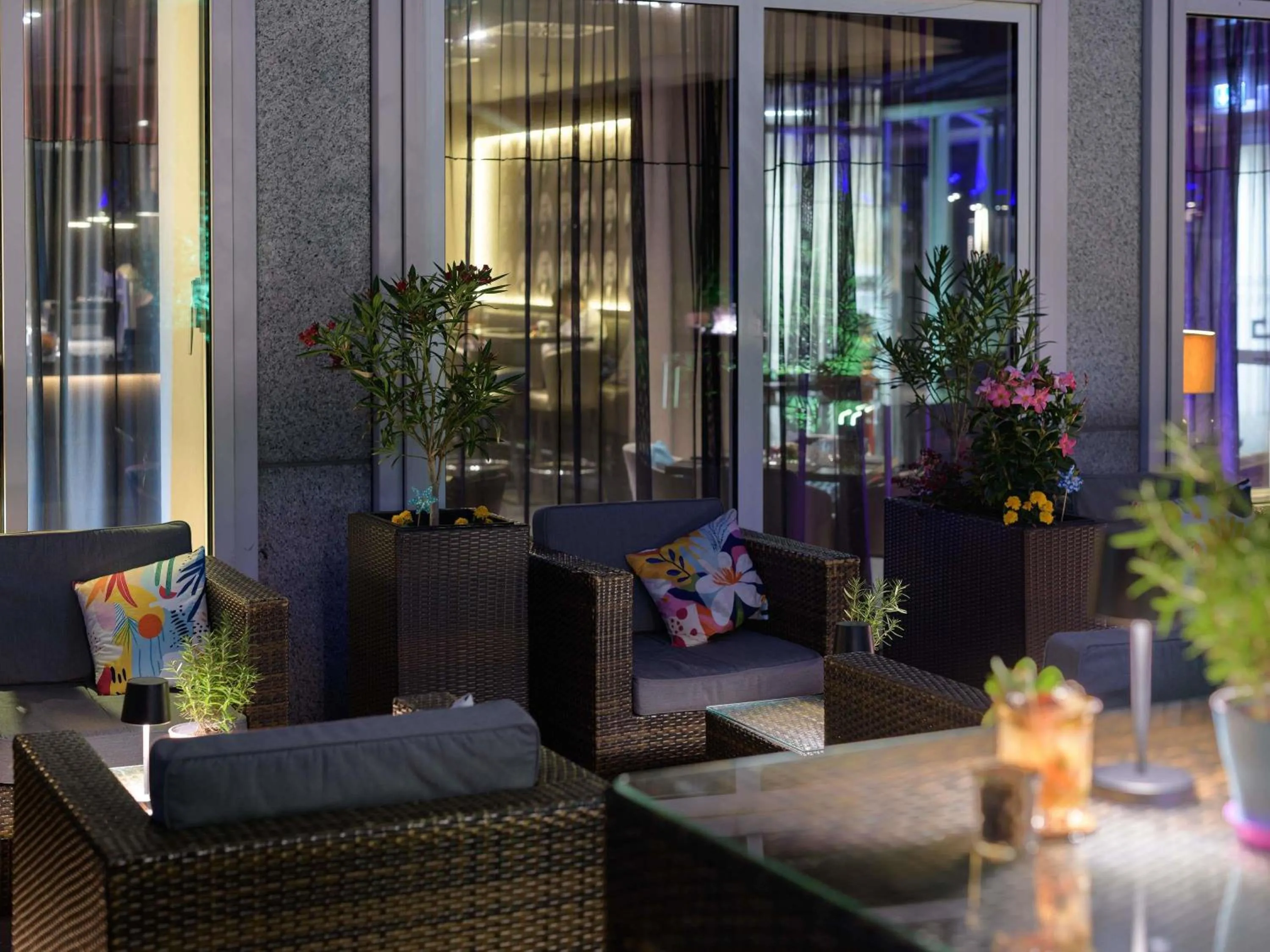 Restaurant/places to eat in Pullman Munich