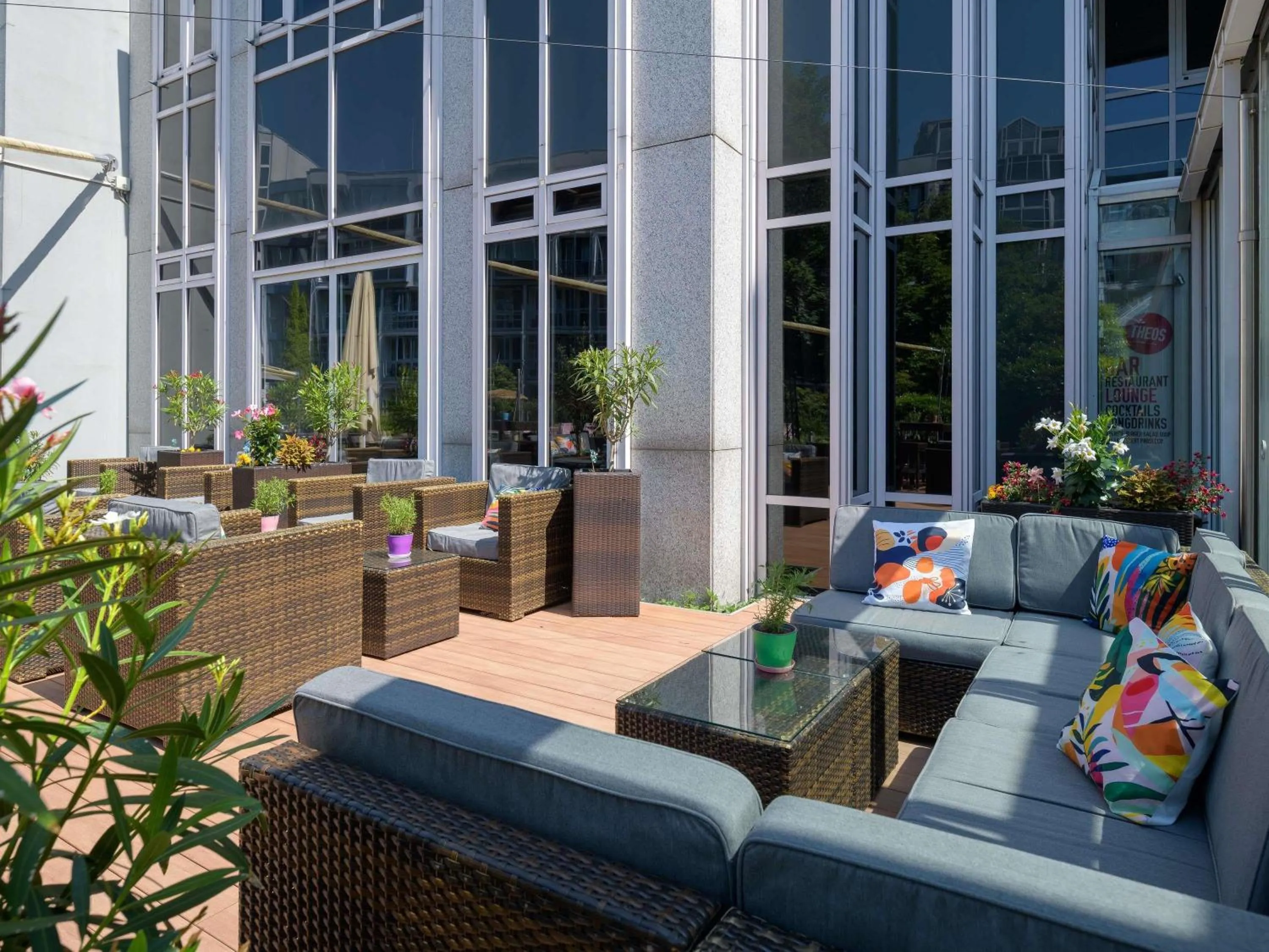 Restaurant/places to eat in Pullman Munich