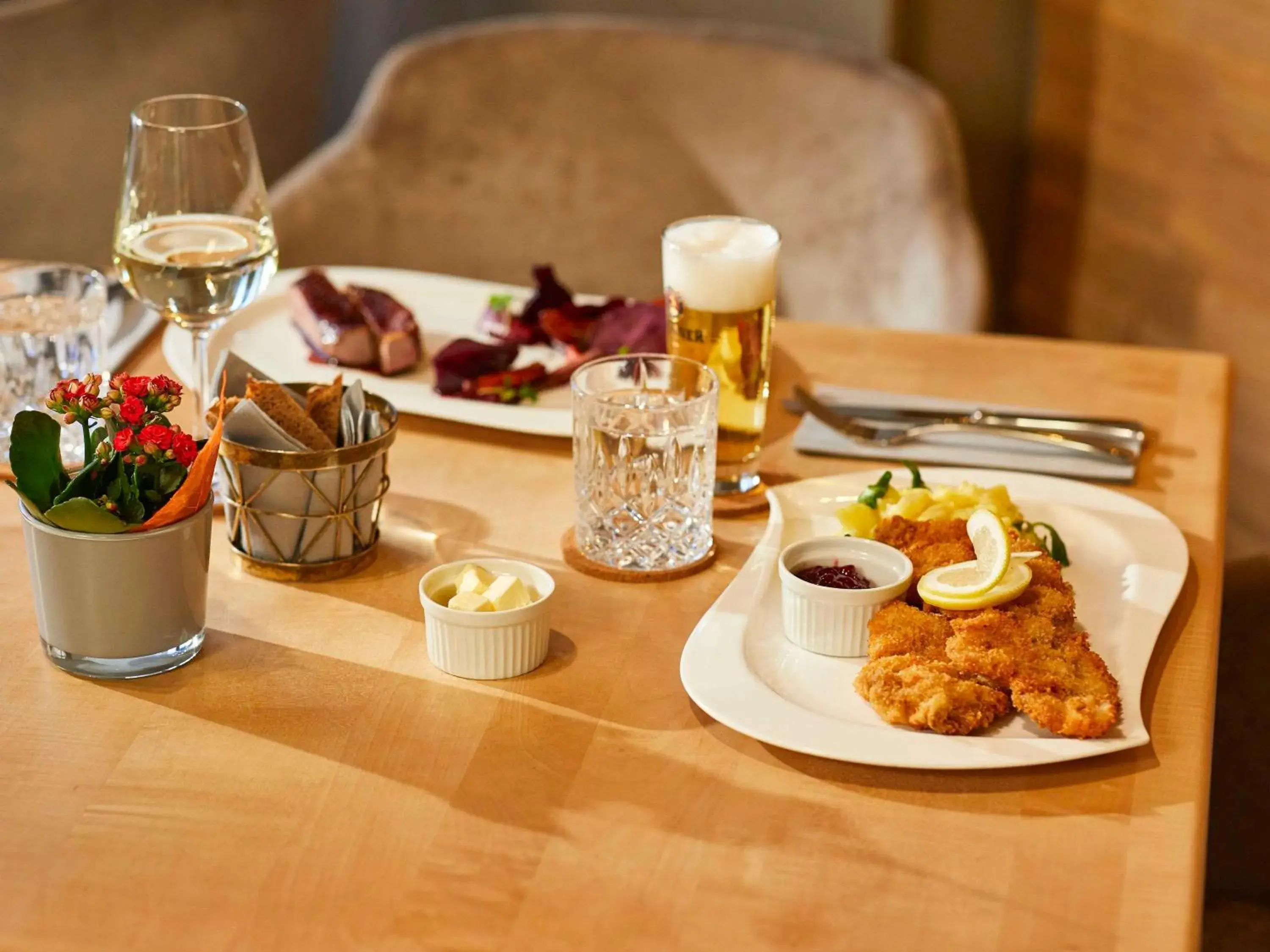 Restaurant/places to eat in Pullman Munich Restaurant/places to eat in Pullman Munich