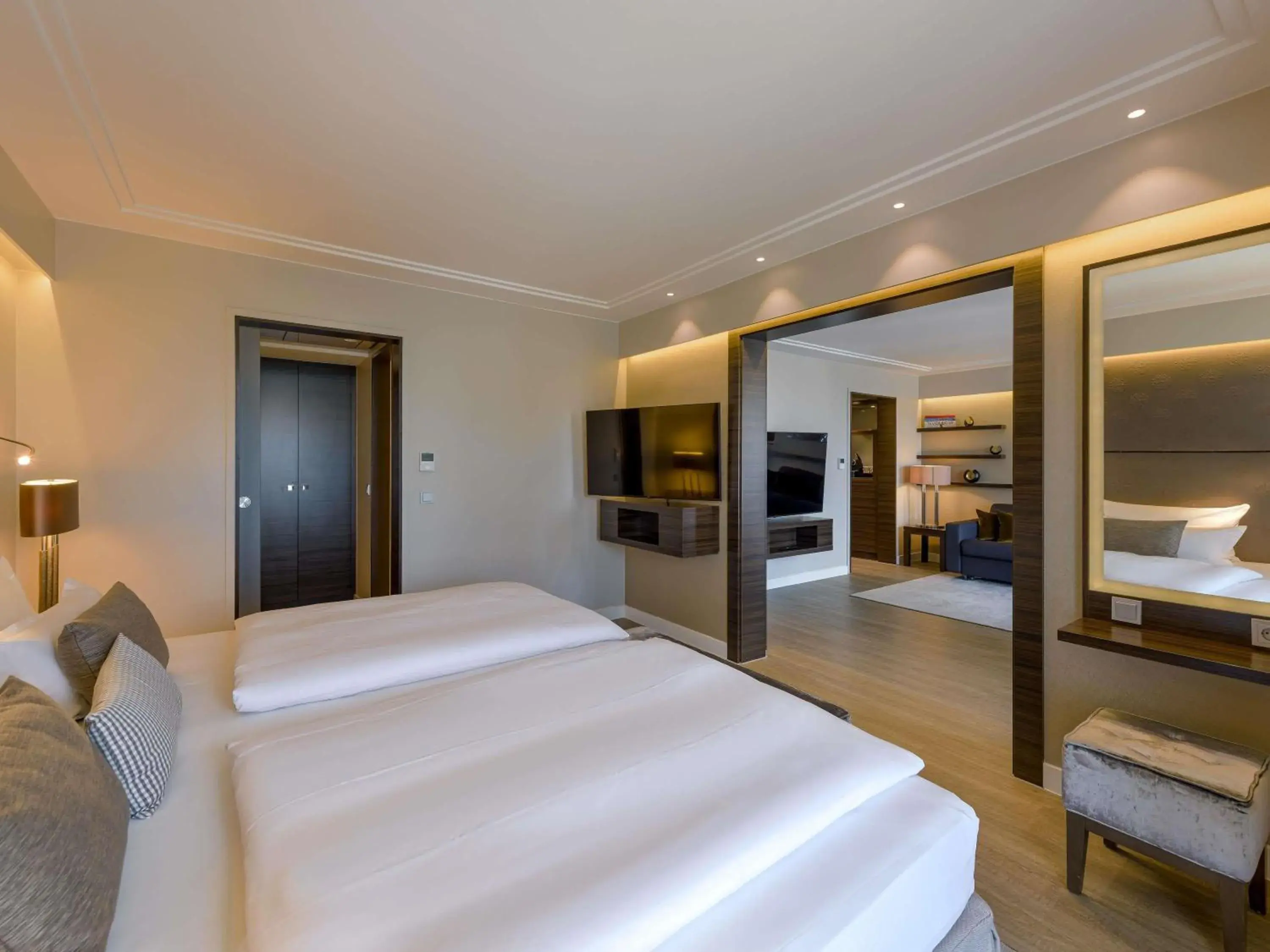 Bedroom, Bed in Pullman Munich Bedroom, Bed in Pullman Munich