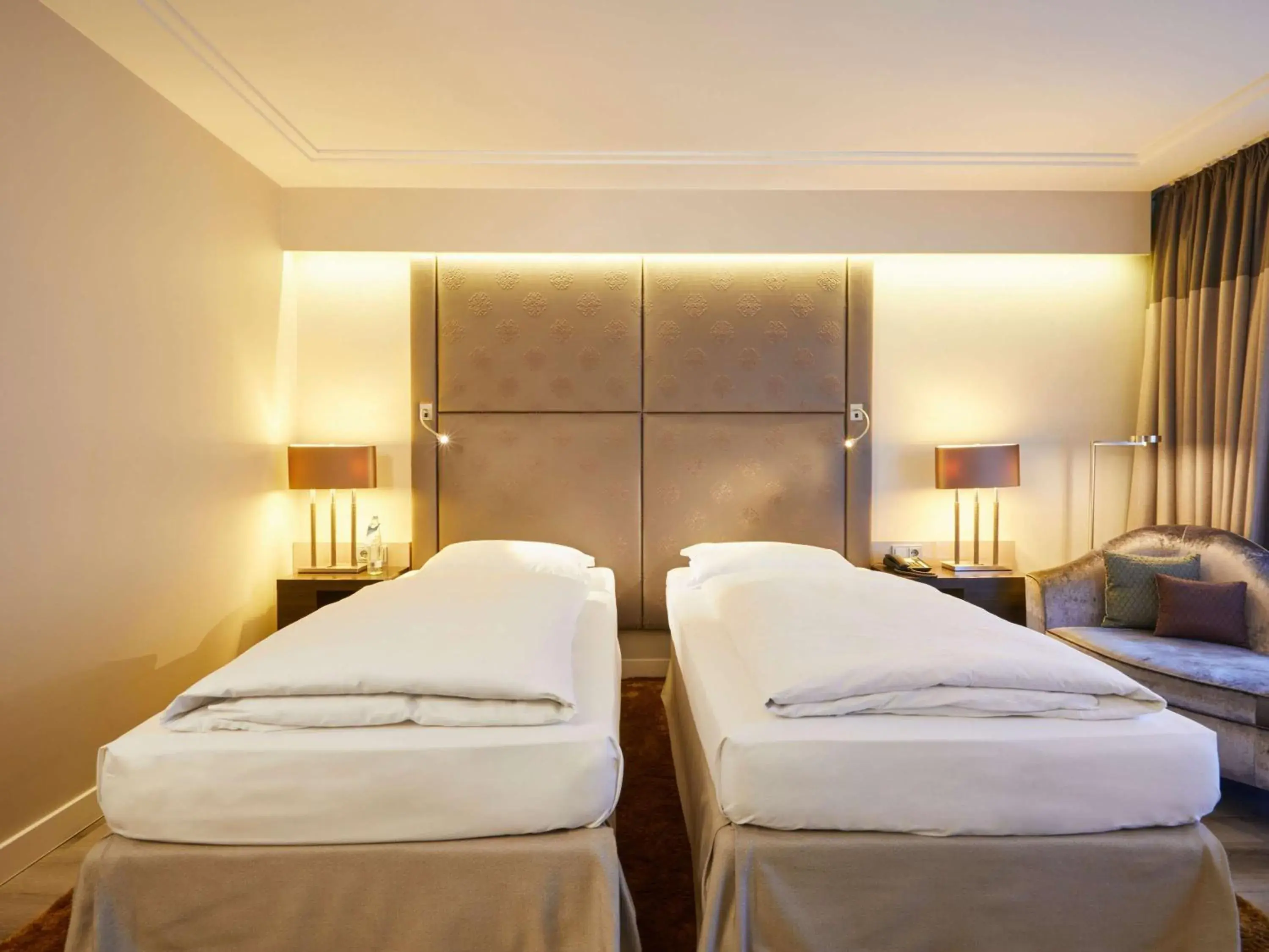 Bedroom, Bed in Pullman Munich Bedroom, Bed in Pullman Munich