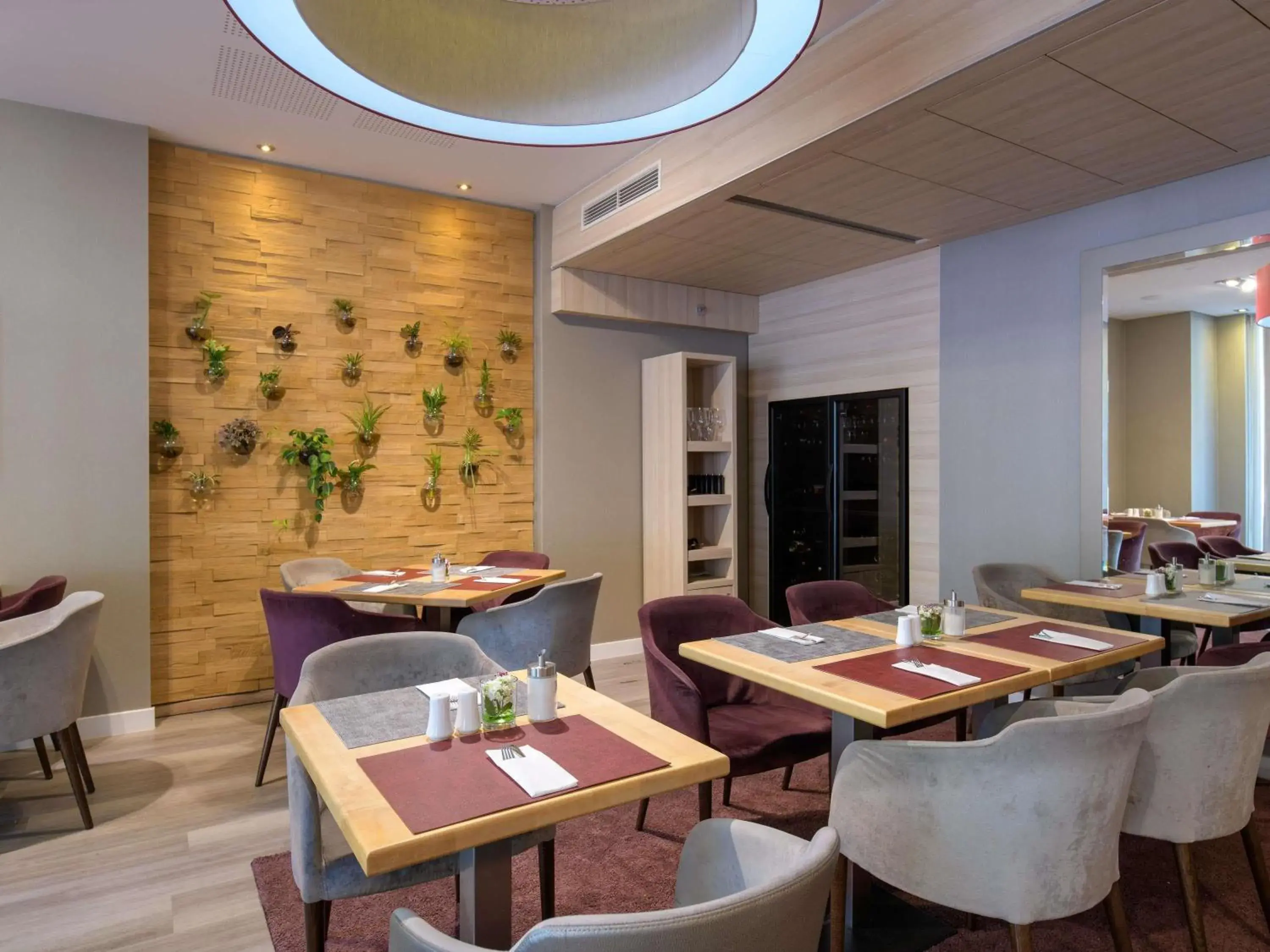 Restaurant/places to eat in Pullman Munich Restaurant/places to eat in Pullman Munich