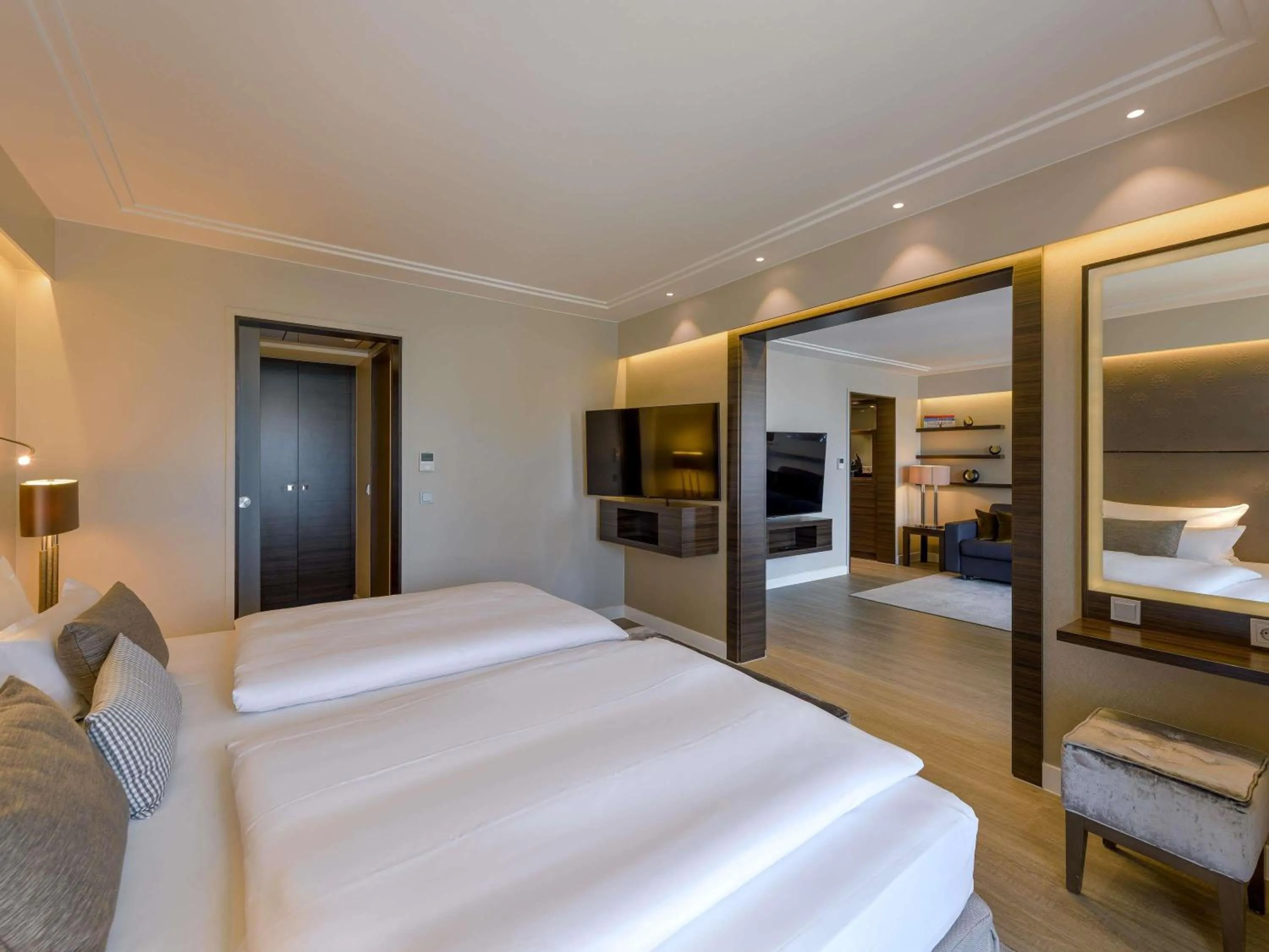 TV and multimedia, Bed in Pullman Munich