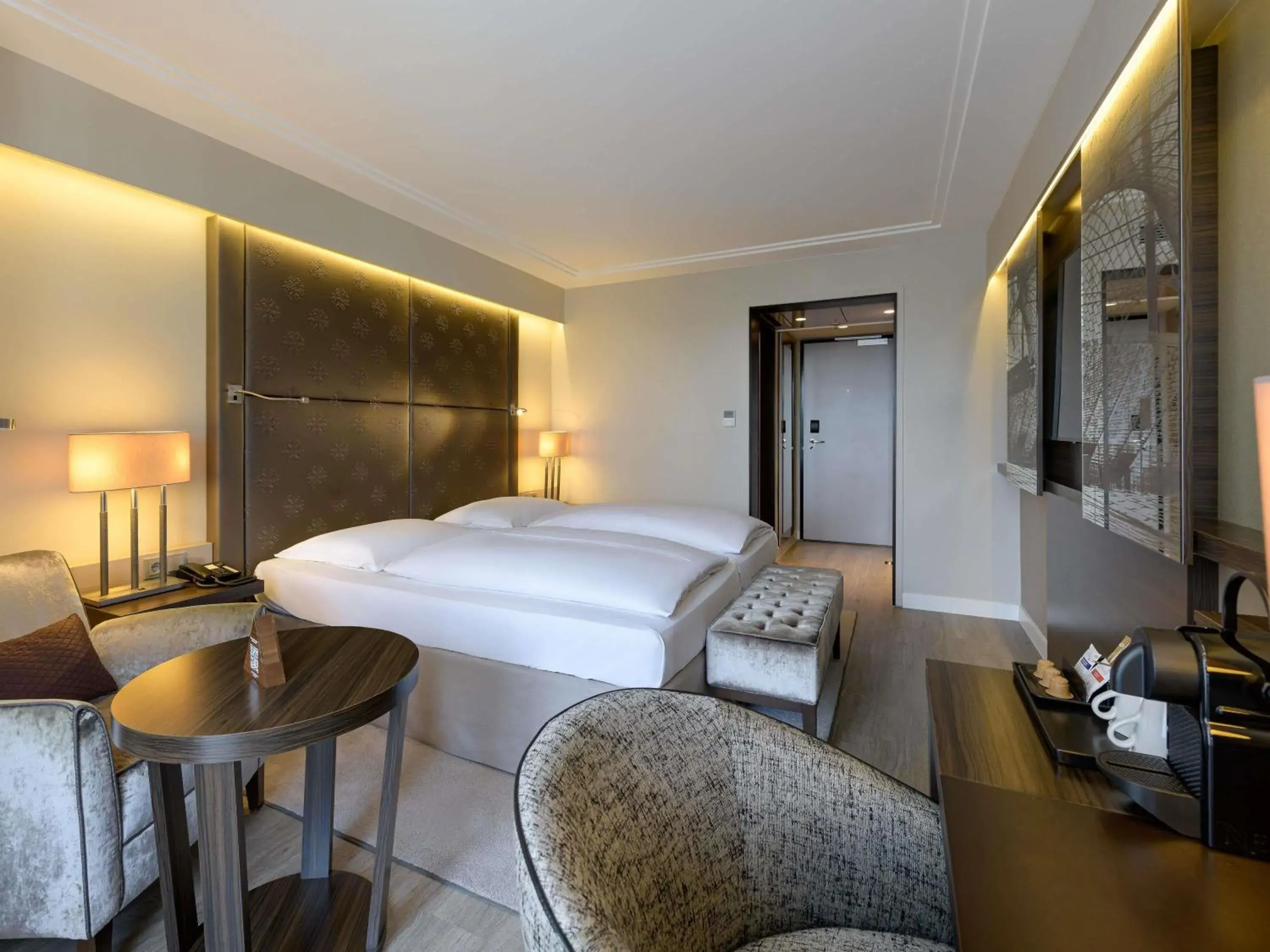 Bedroom, Bed in Pullman Munich Bedroom, Bed in Pullman Munich